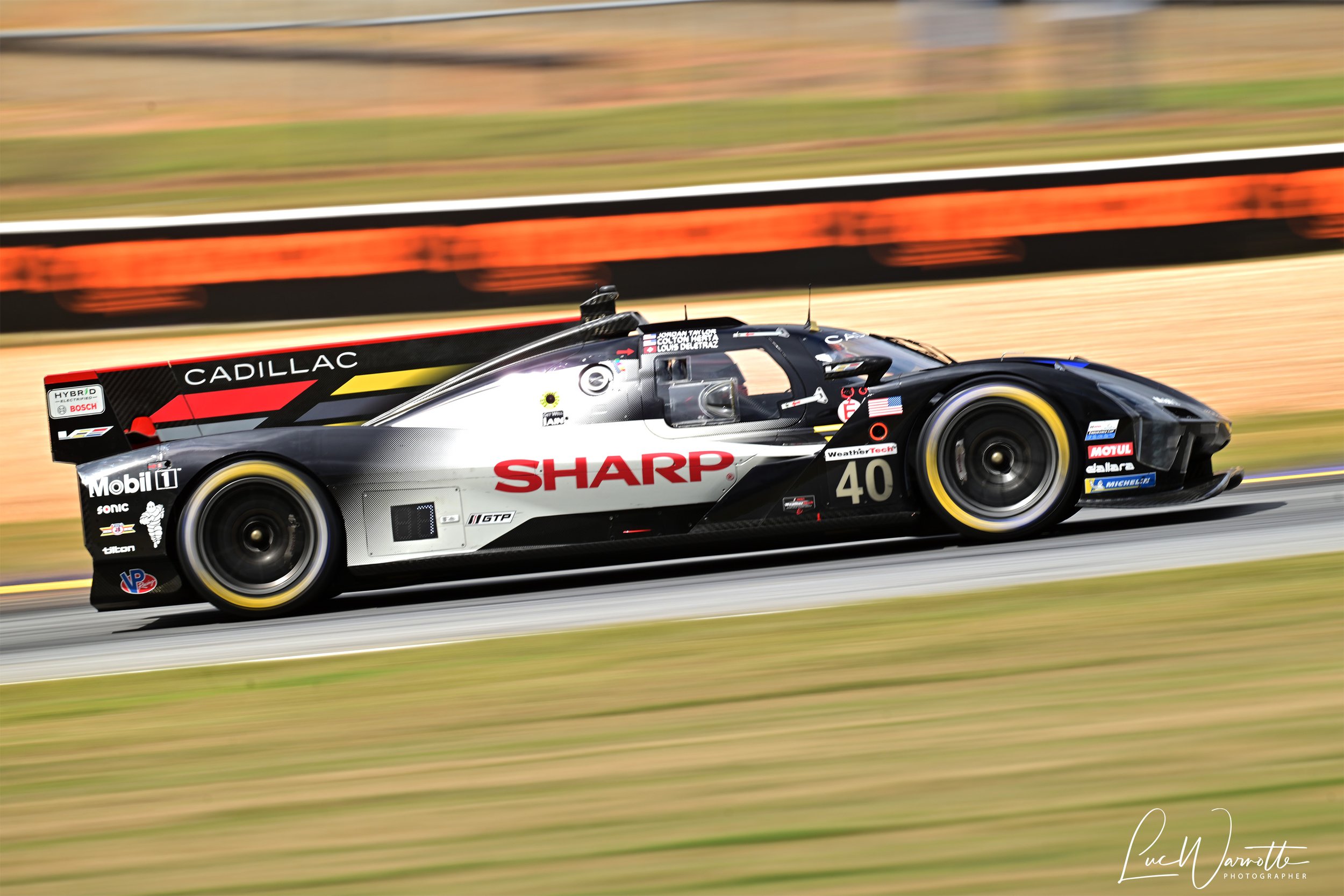 #40 Cadillac Wayne Taylor Racing Cadillac V-Series.R