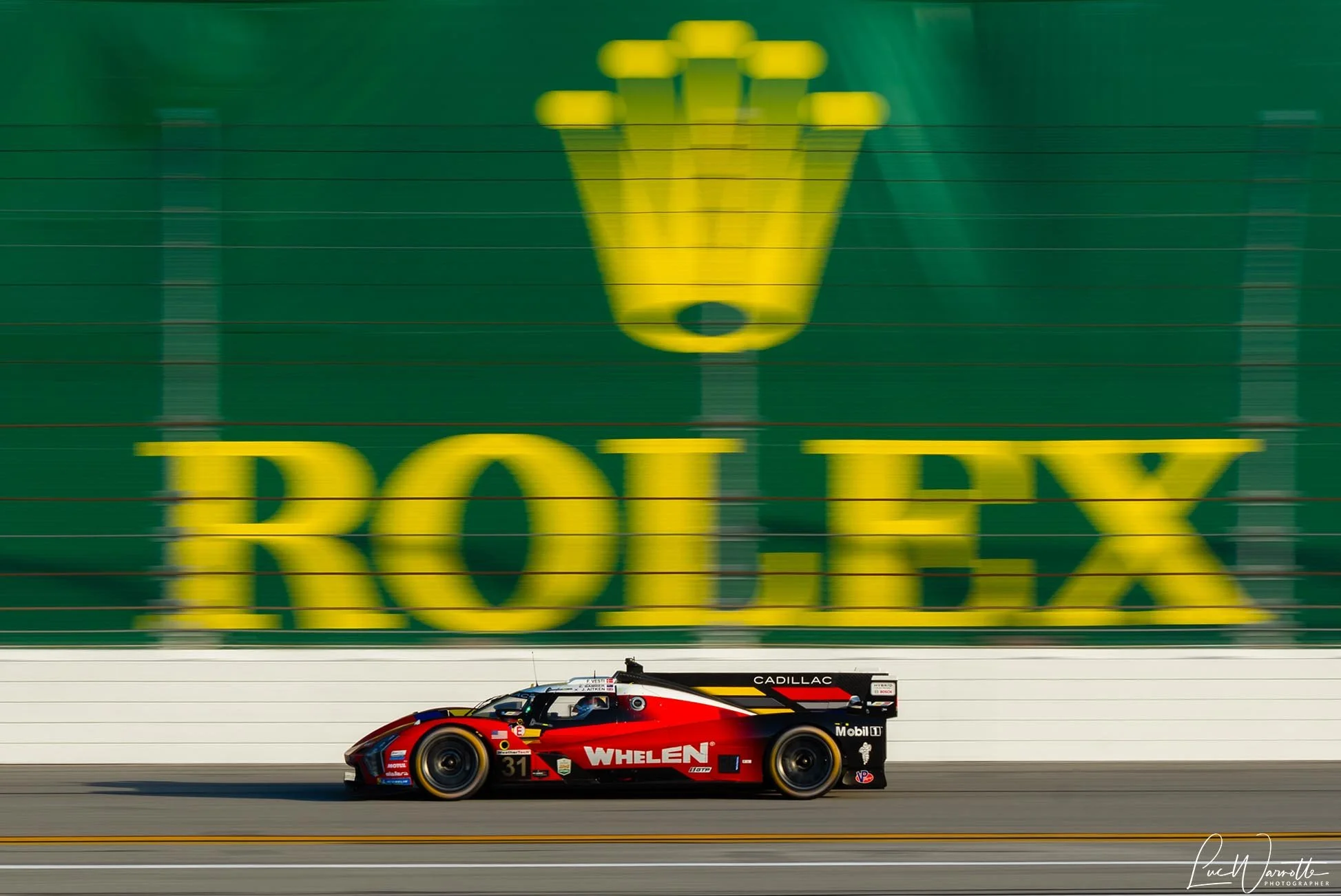 #31 Whelen Cadillac V-Series.R