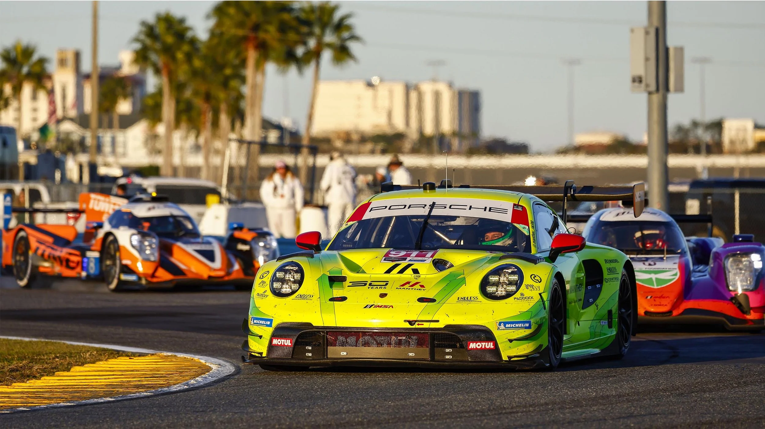 Porsche 911 GT3 R #911