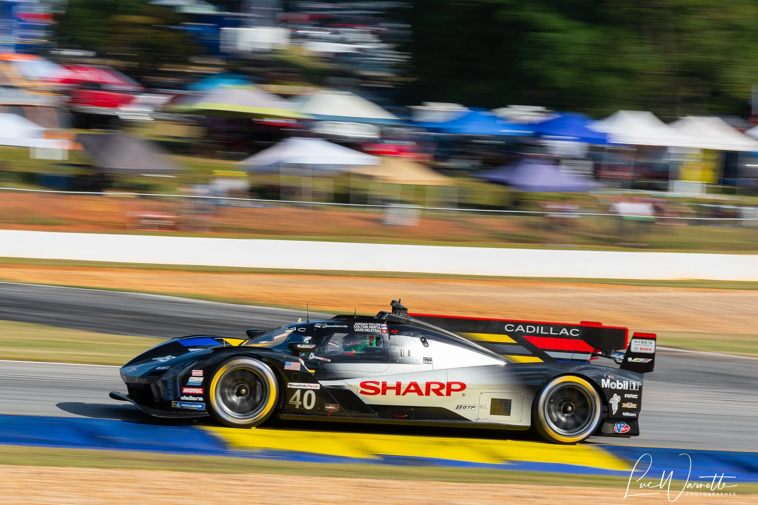 #40 Cadillac Wayne Taylor Racing Cadillac V-Series.R