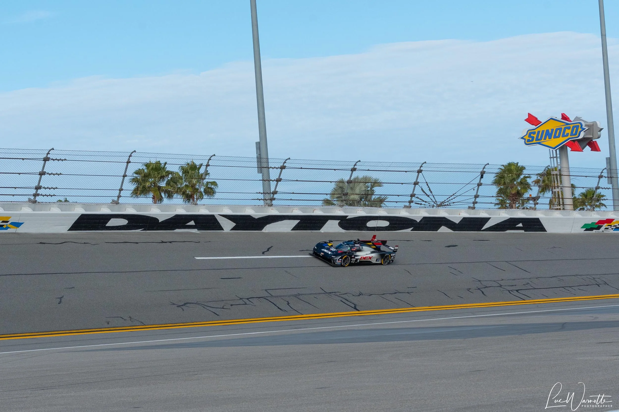 #40 Wayne Taylor Racing V-Series.R i