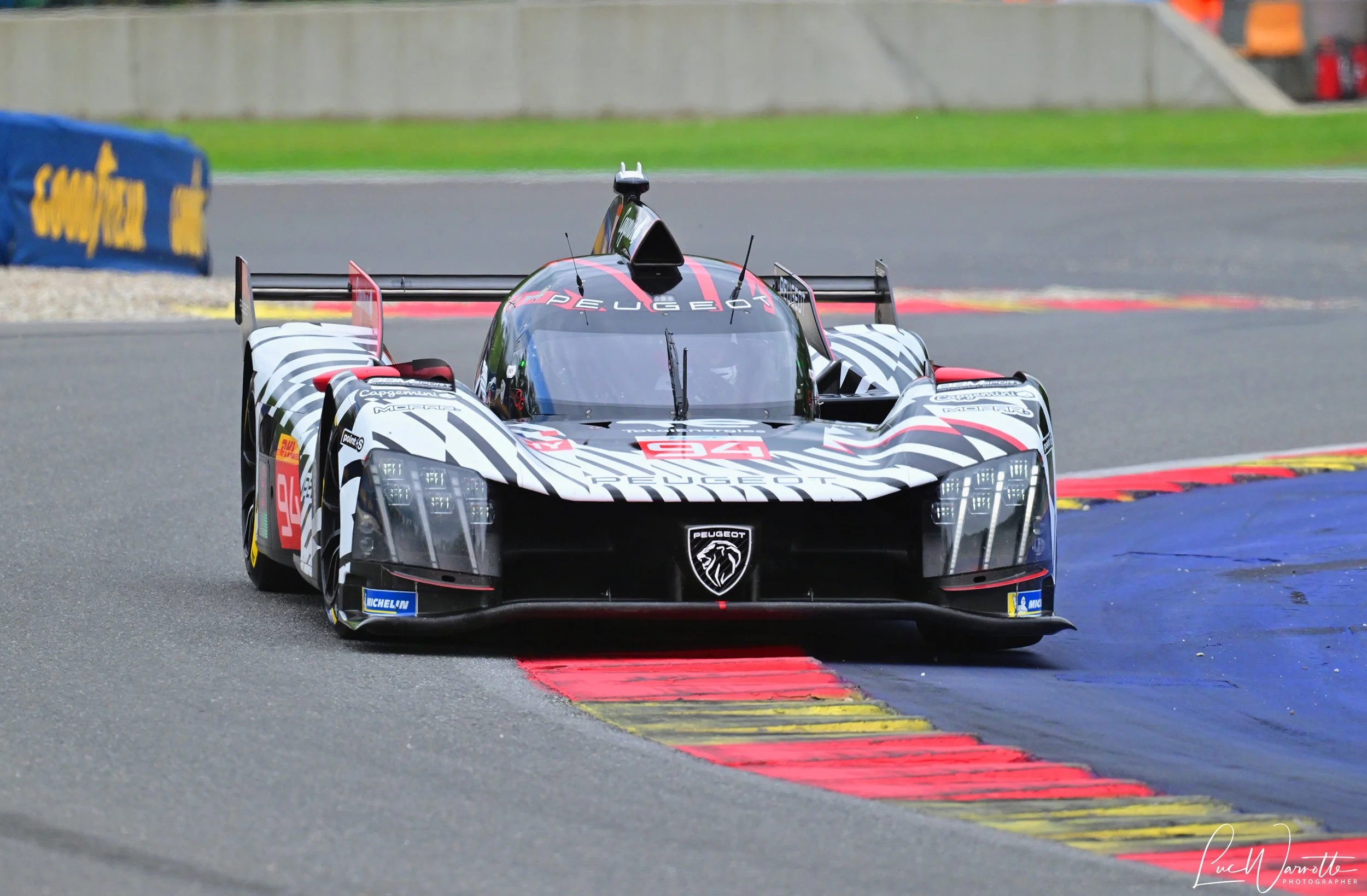 #94 Peugeot 9X8
