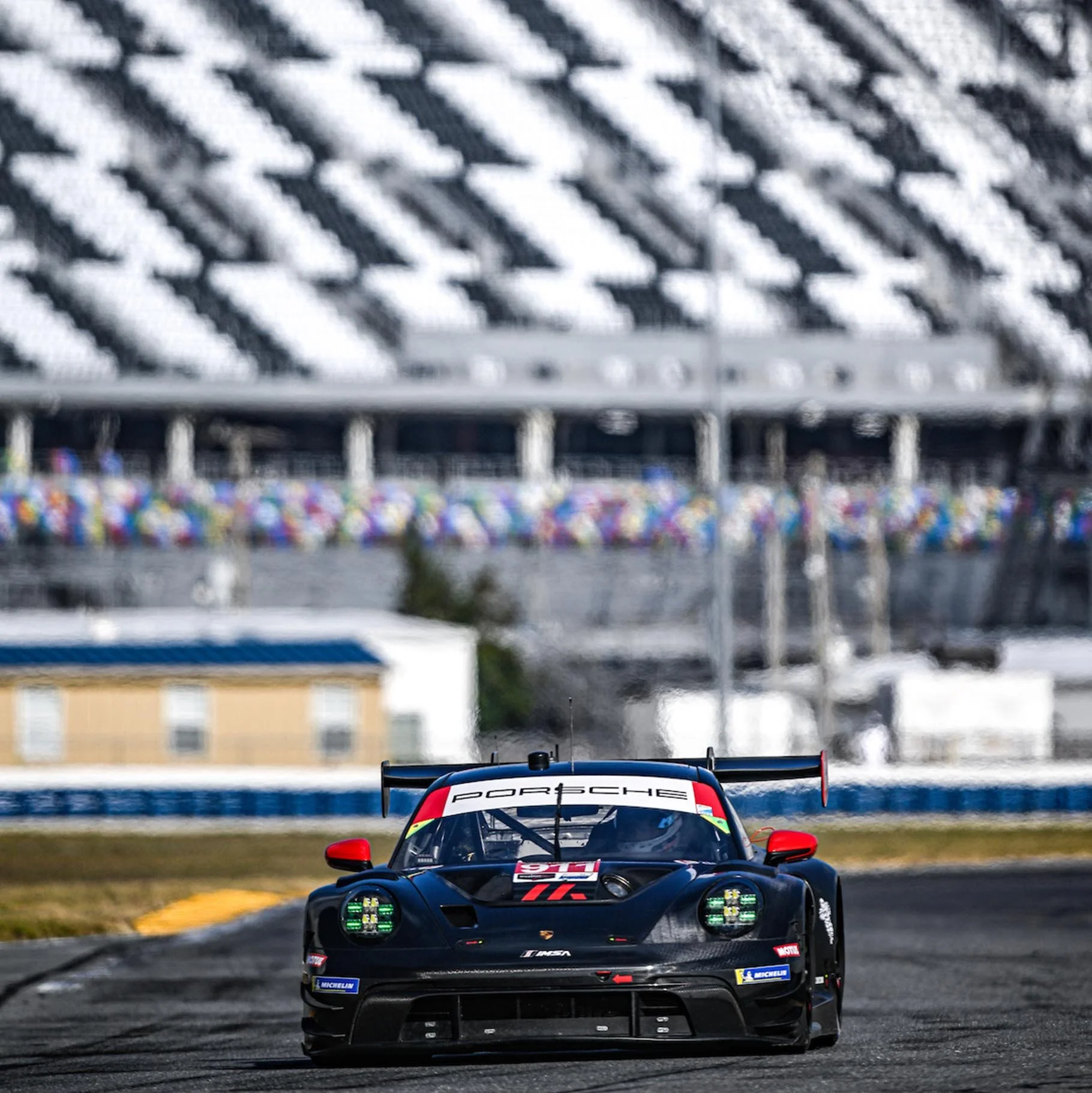 #911 Manthey Porsche 911 GT3 R