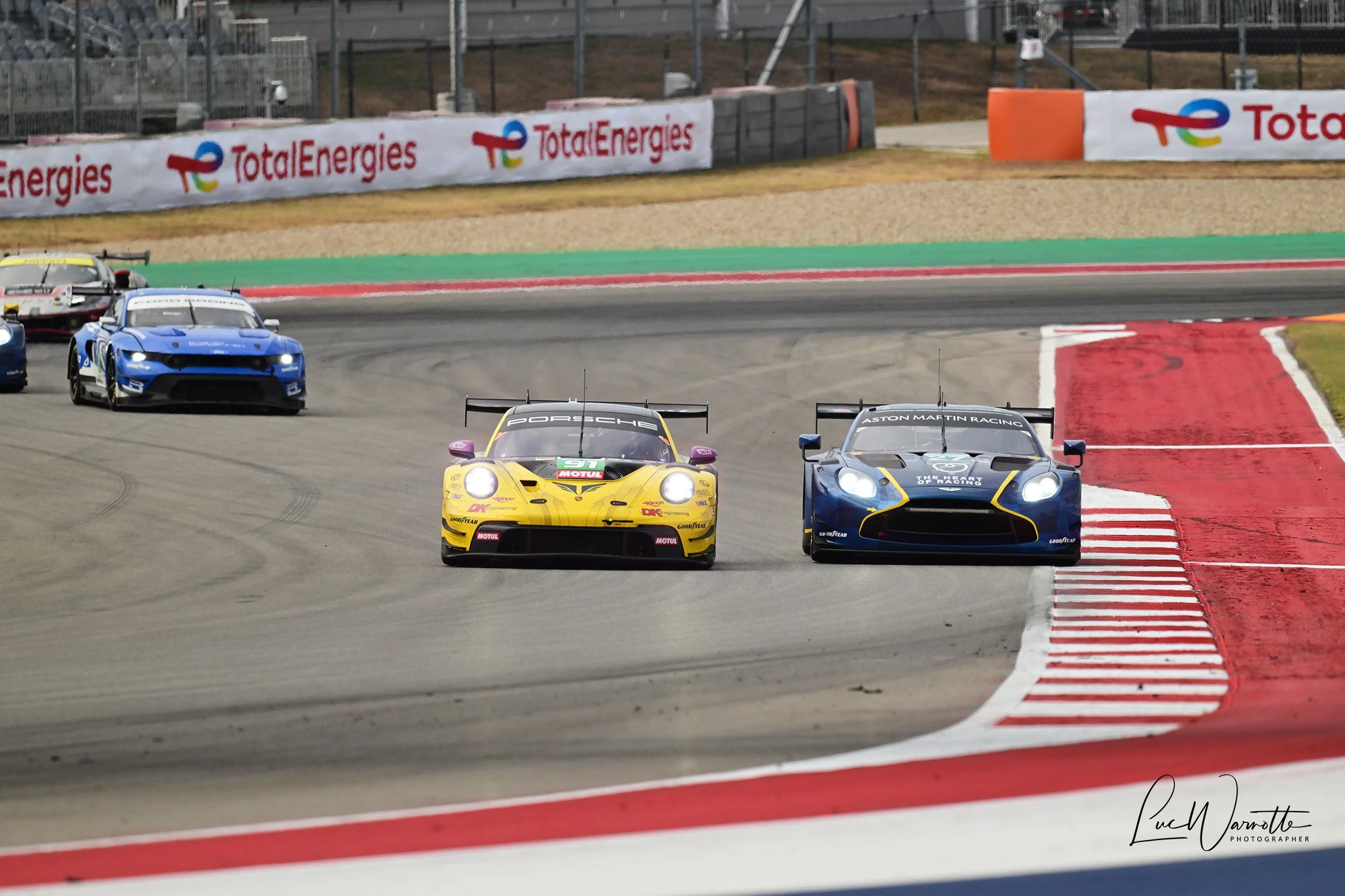 Battle for the lead in LMGT3
