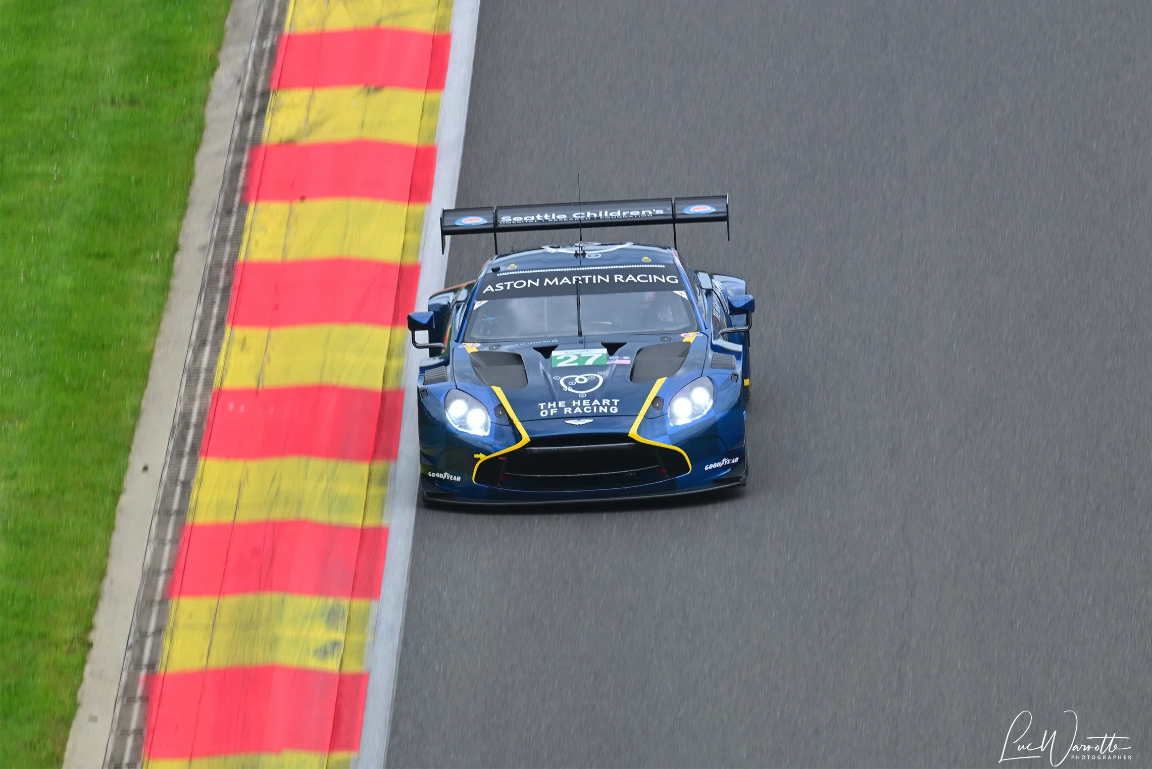 Aston Martin Vantage #27