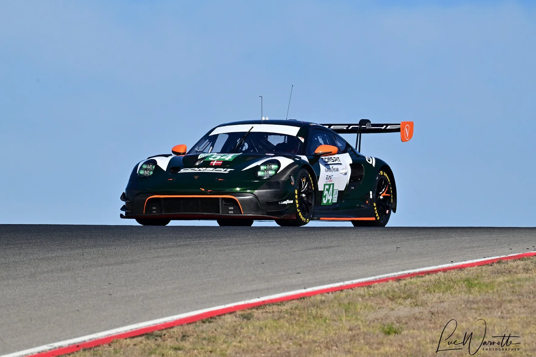 High Class Racing #54 Porsche 911 GT3 R LMGT3