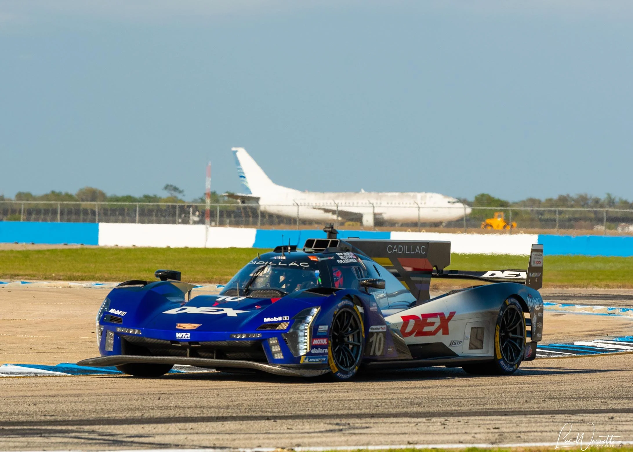 Wayne Taylor Racing Cadillac V-Series.R #10