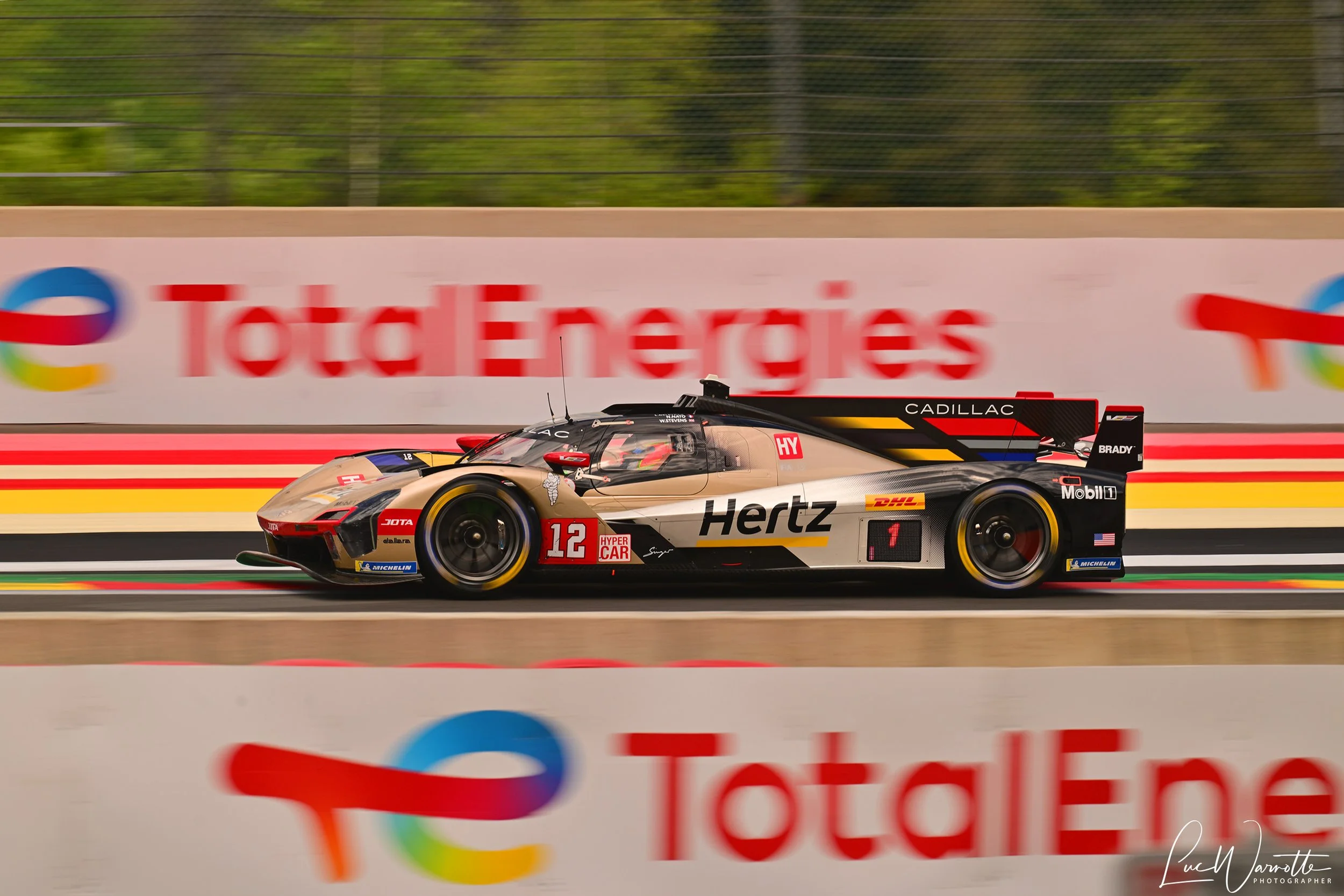 Cadillac V-Series.R #12