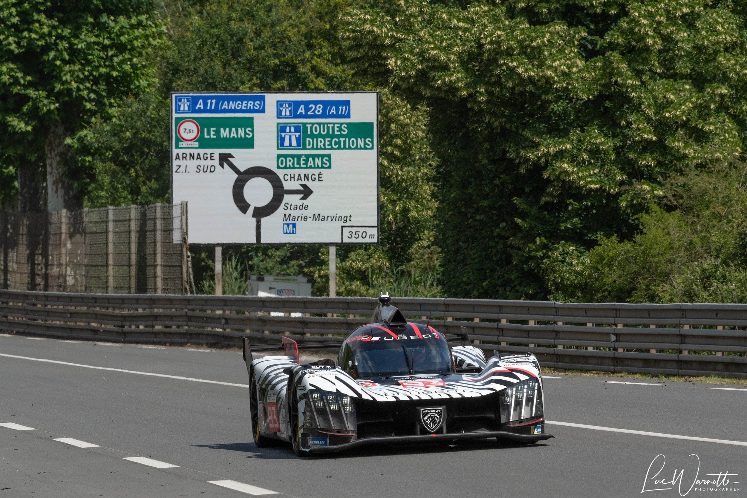 #93 Peugeot 9X8