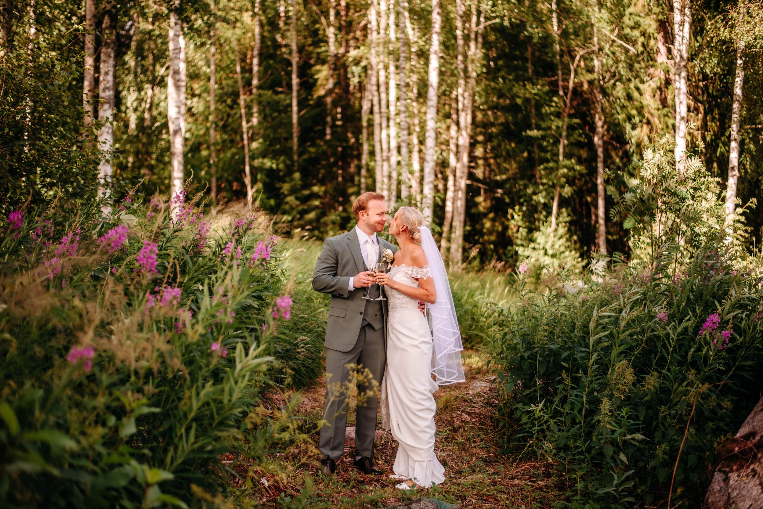 Vi smög till skogskanten för att ta några porträtt under minglet! 