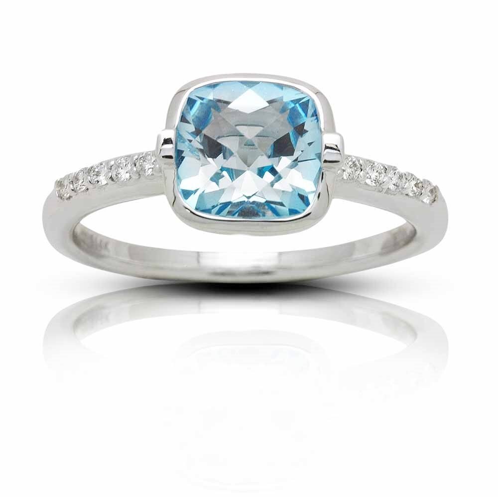 Still looking for that perfect gift? May I suggest this frosty Blue Topaz and Diamond ring - perfect for ❄️freezing❄️ the moment and capturing that magical winter feeling! Find it in-store and online.⁠
.⁠
.⁠
.⁠
.⁠
.⁠
.⁠
#DixonJewellers #SparksStreet 