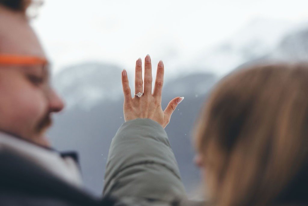 Last but not least, what's a proposal photo shoot without a ring-on-finger picture?! 😄⁠
.⁠
Love this precious captured moment by @banffphotography⁠
.⁠
.⁠
.⁠
.⁠
.⁠
.⁠
#DixonJewellers #OttawaJeweller #Proposal #WinterProposal #LakeLouise #Banff #Ottaw
