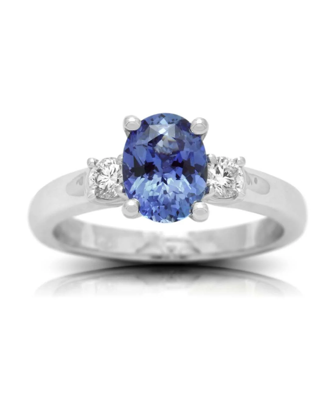 A last touch of blue before the weekend. Three stones, one unforgettable ring 😍.
.
.
.
.
.
#OttawaJeweller #OttawaJewelry #OttawaEngagementRings #ShopLocalOttawa #DixonJewellers #SapphireRing #BlueSapphire #SapphireEngagementRing #TrilogyRing #Diamo