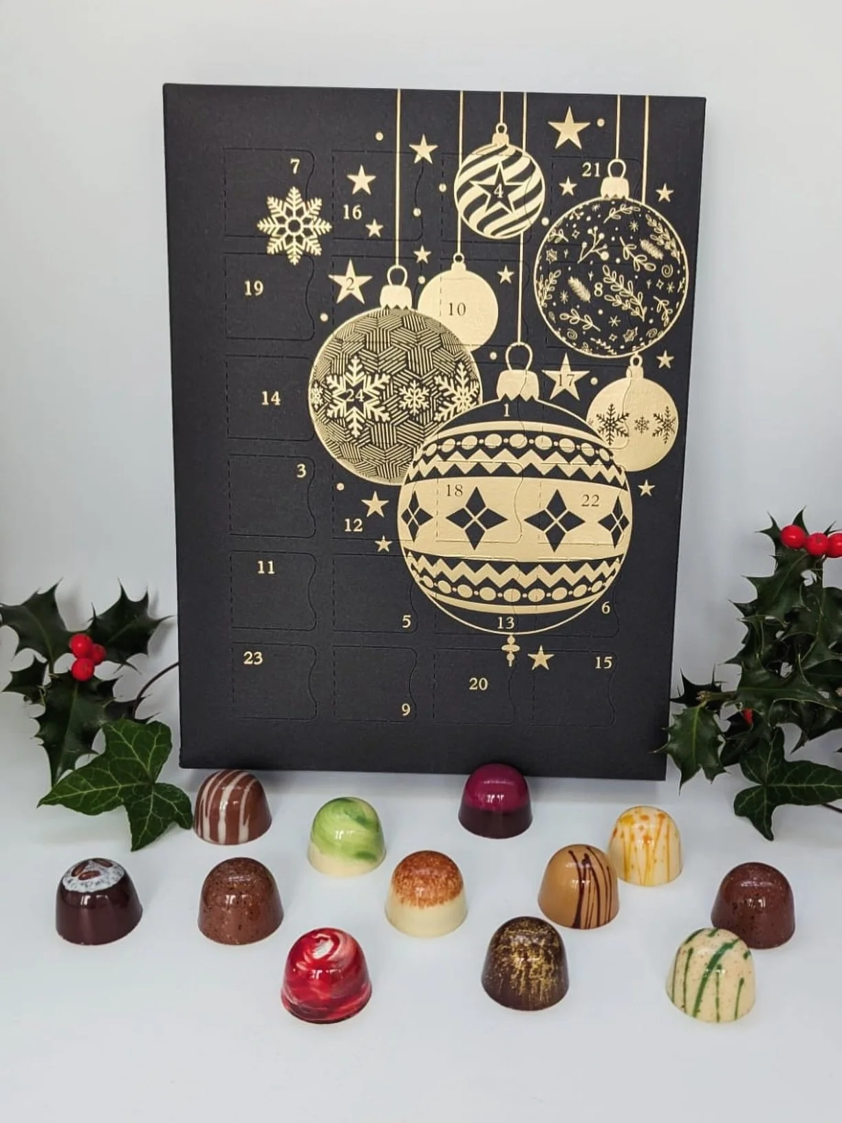 🎄✨ December is almost here! There&rsquo;s still time to order your chocolate Advent calendar and make every day a little sweeter. 🍫🤎
Get yours before they&rsquo;re gone!
#christmas #surreychocolatier #christmasgift #adventcalendar #surreysmallbusi