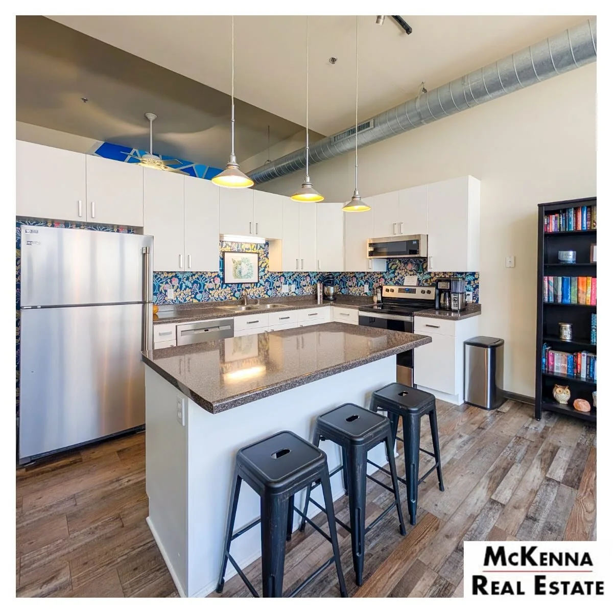 🚨 JUST LISTED 🚨

Brewers Hill vibes are calling&hellip; and Unit 216 at Shoeworks Lofts is answering 🔥

✨ Historic charm + modern living
✨ Open-concept kitchen with functional island
✨ Sun-soaked space with expansive windows
✨ Large bedroom + walk