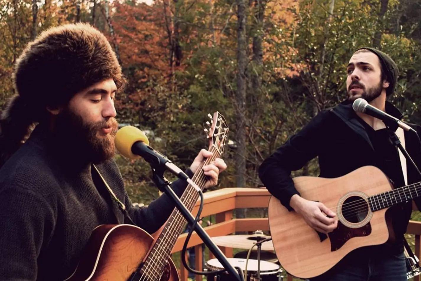 🎵 OXBOW &amp; MOOR

Saturday, May 4 &bull; 1-4pm

Drawing their musical styling from many sources, one song may provide intimate harmonies over finger-picking, while the next may layer the groove with tasty drums and crunchy guitar, while some bring
