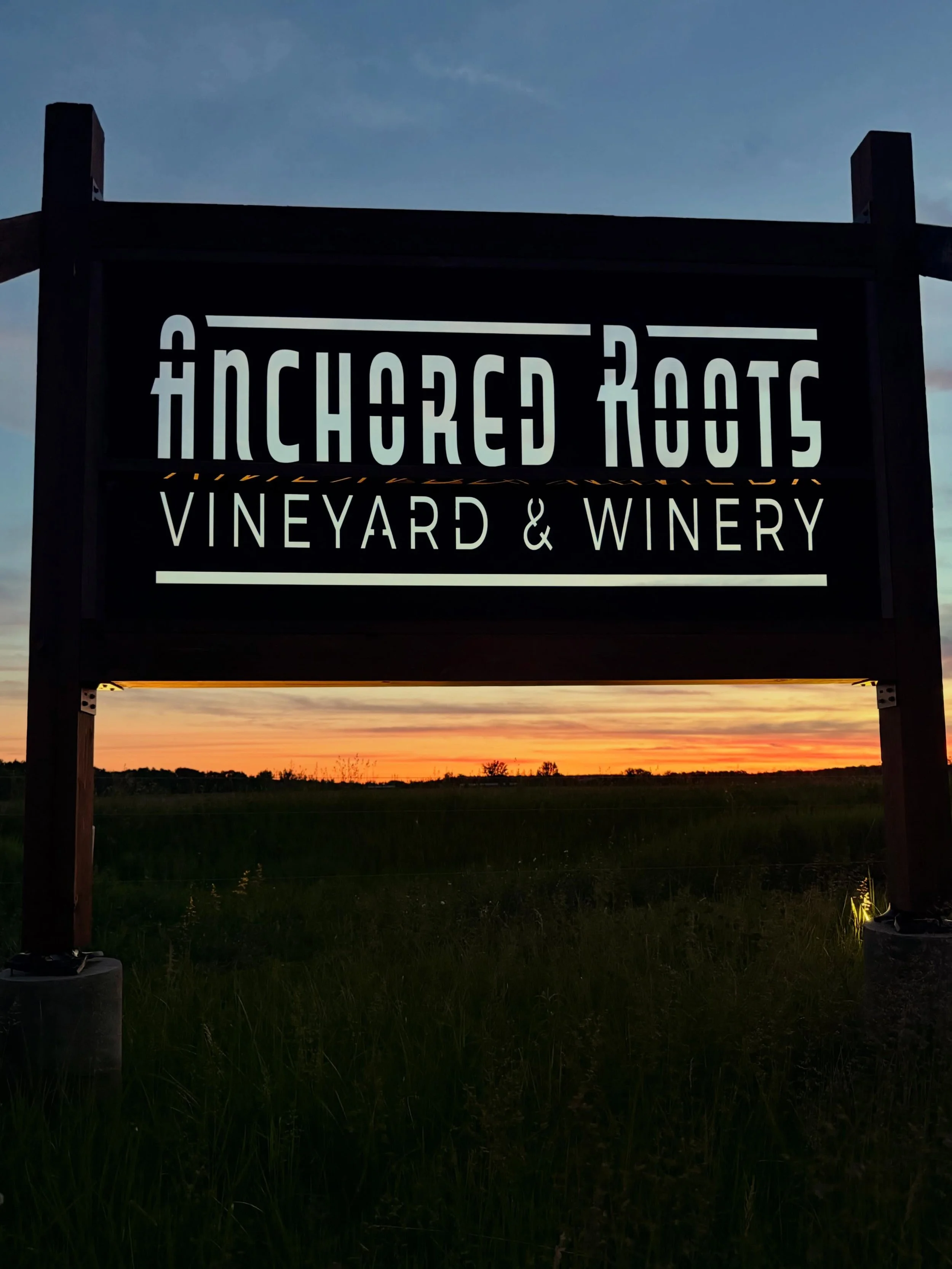 Goodnight, Door County 🌘 See you on Wednesday!

#doorcounty #wisconsinwine #wisconsingrapegrowers #summernights #cheers