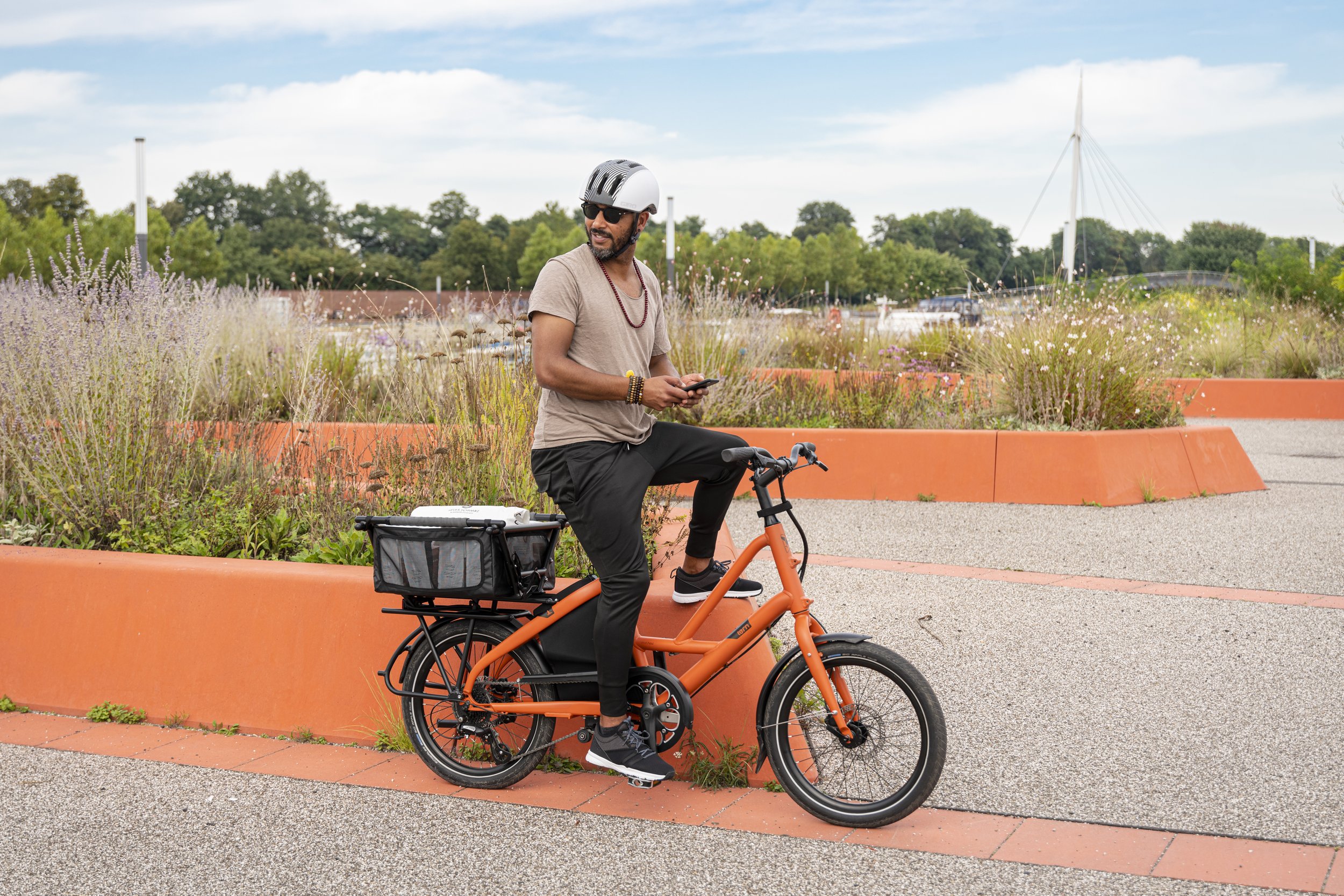 Tern Short Haul D8 in Black Cargo Bike
