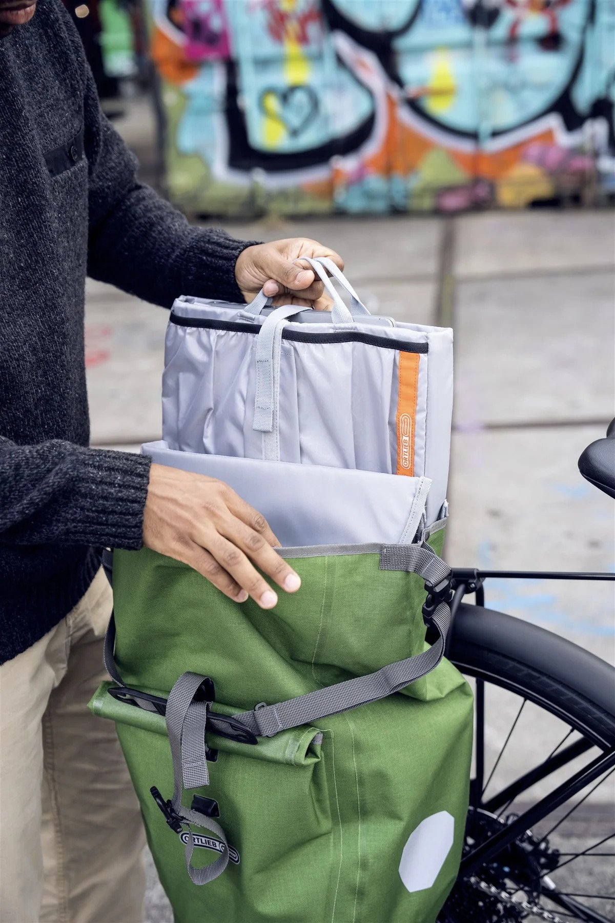 Ortlieb Commuter Insert Lifestyle 2