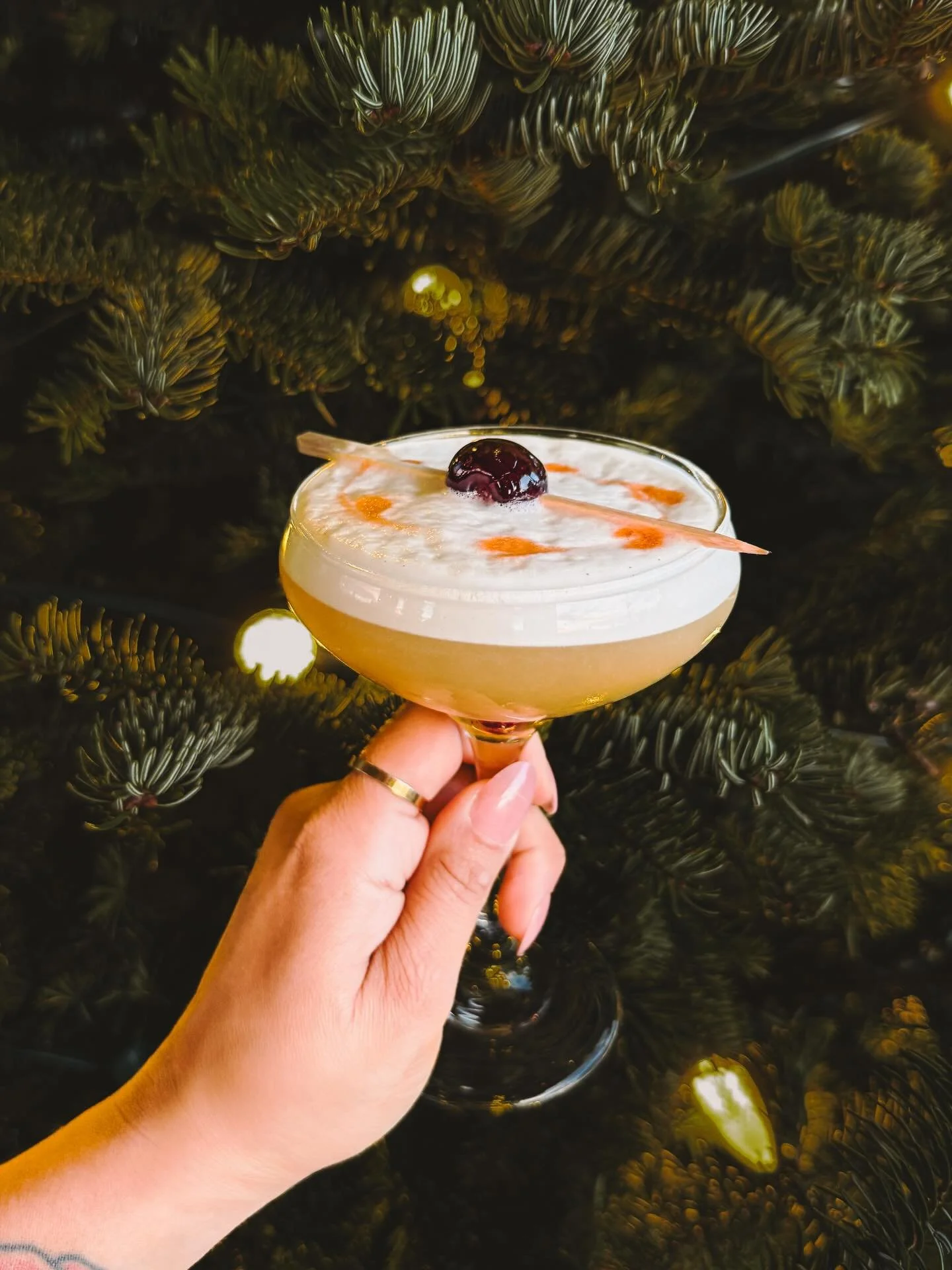 Tis&rsquo; the season 🎄Making spirits bright 😬