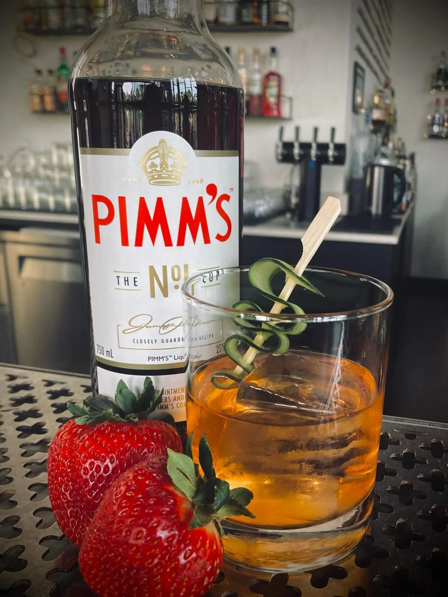#ClarifiedPimmsCup

@pimmsgb 
@beefeatergin 
Strawberry
Cucumber
Mint
Ginger
Lemon