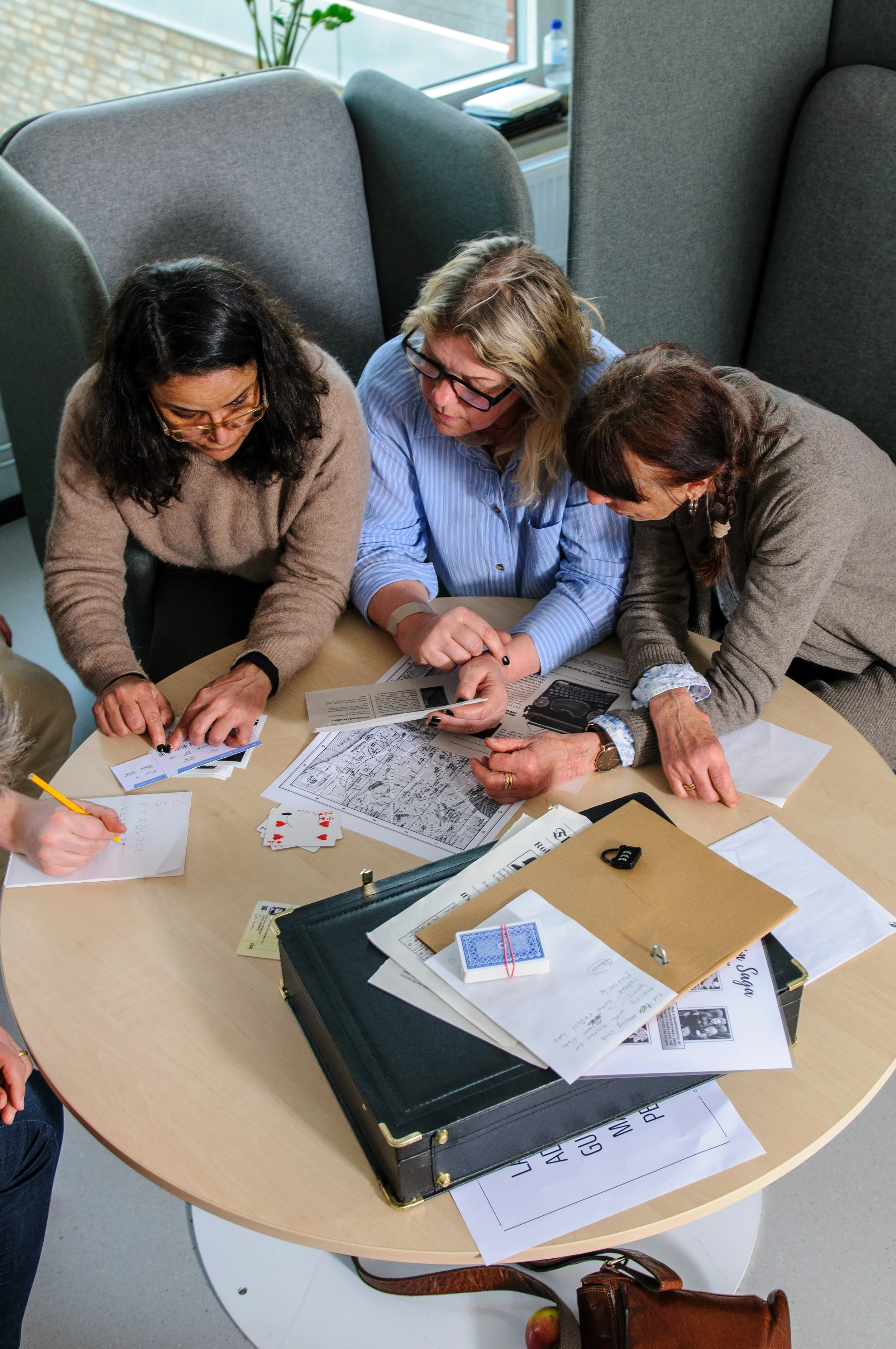 Anigma Escape Room - Briefcase Chase-50.jpg