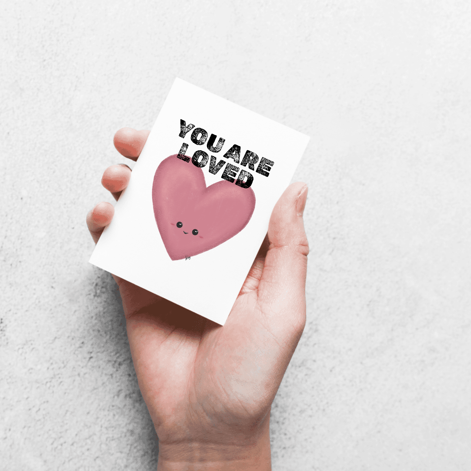 Mini print in hand - Hettie exp.png