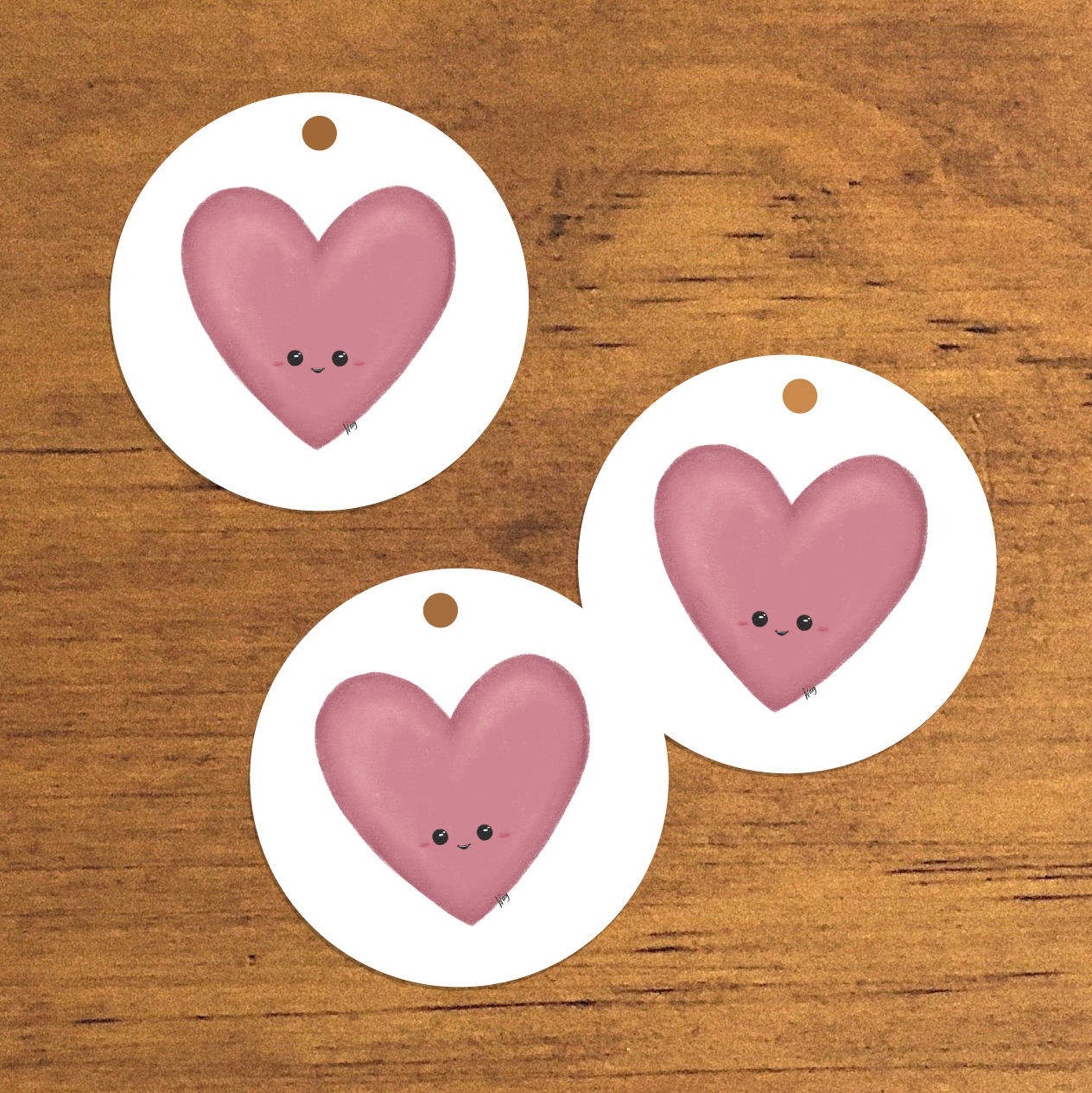 Gift Tags on wood - Hettie exp.png