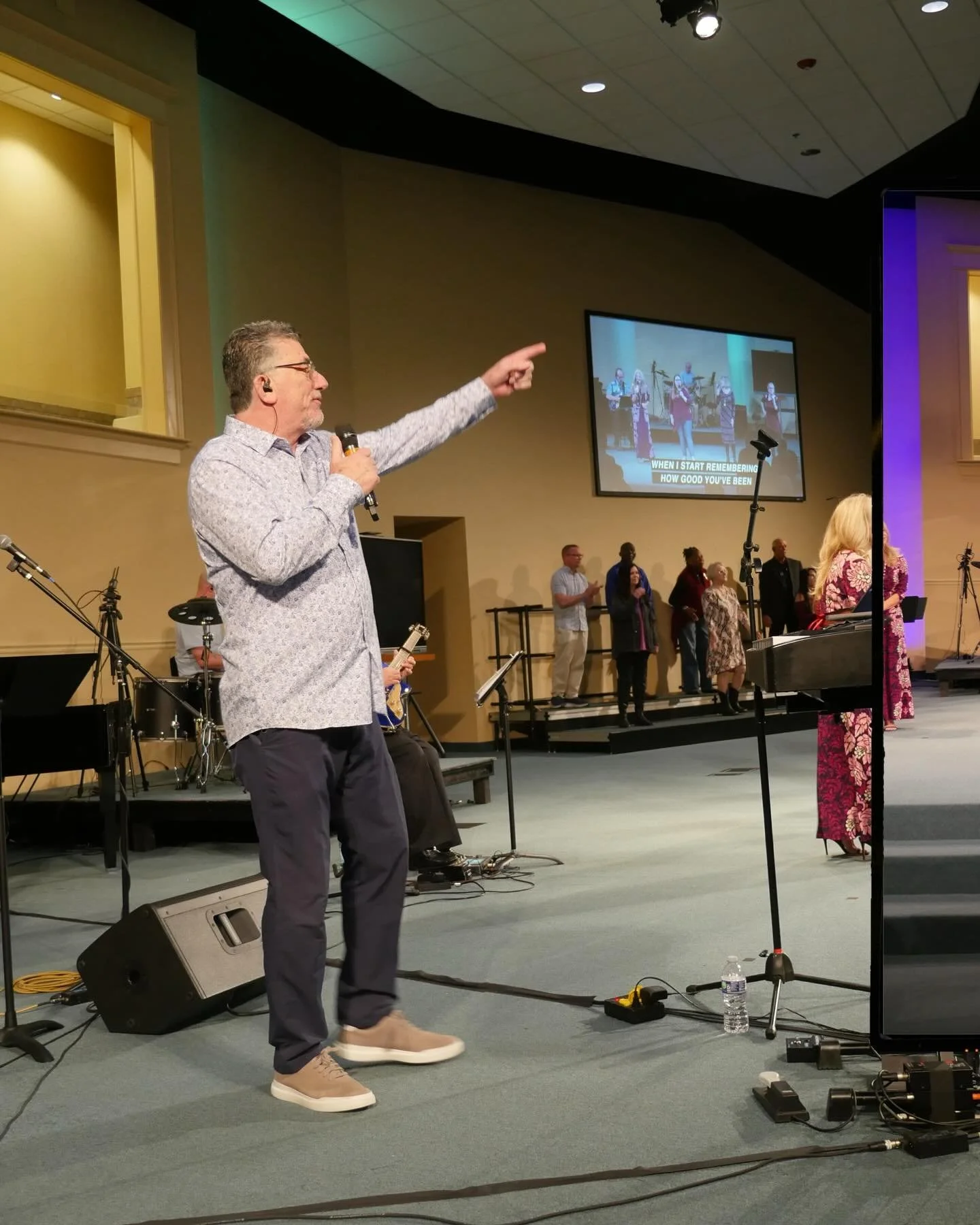 Sunday funday! What a powerful service yesterday. The Holy Spirit moved, Pastor Tom shared a powerful message of hope and freedom from anxiety, and the altars were filled with people hungry for the Lord.