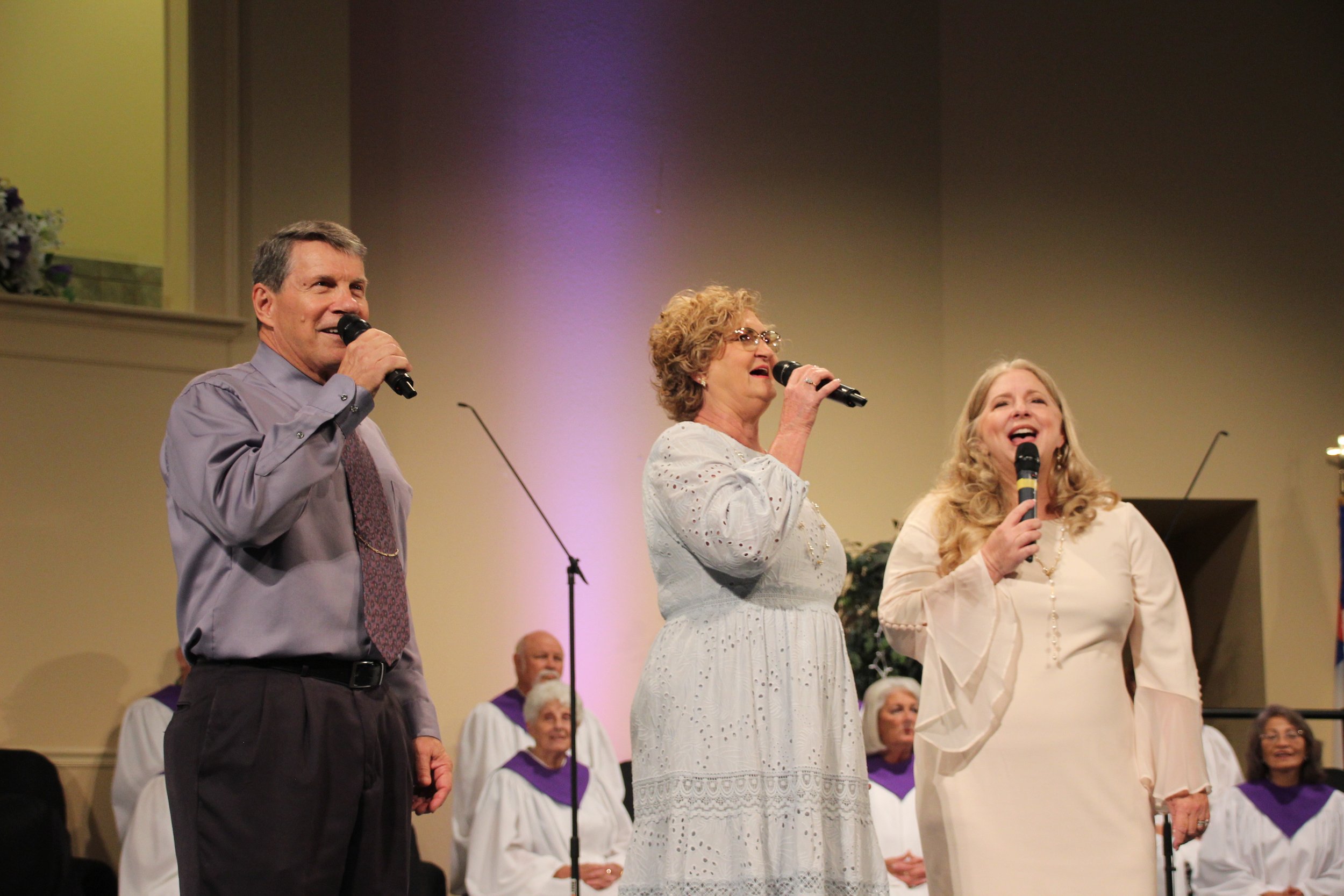 happy singers.jpg