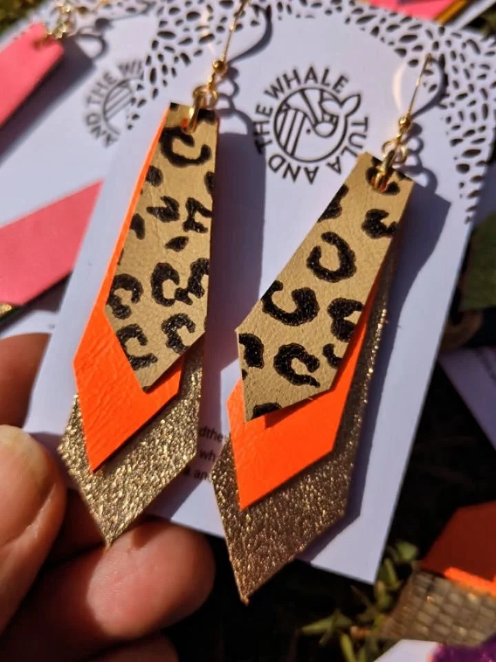 Shard earrings are coming with me to @littleorchardfestival next weekend. I was making a custom pair of shards for somebody and decided to carry on and make lots more as I was enjoying the process.
I have so many different designs - it's good to swa