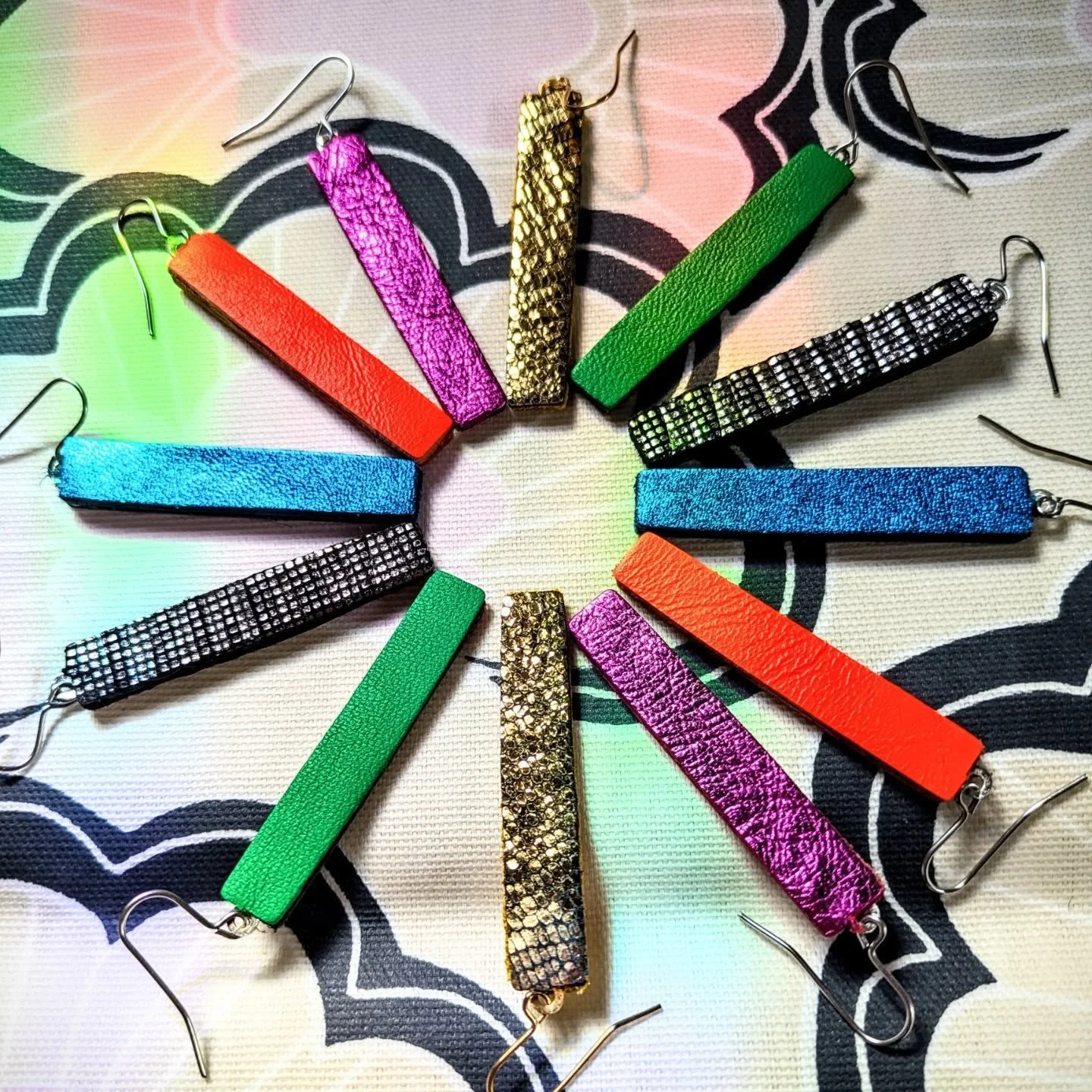 It's been a week of changeable weather (which I don't mind too much) and a week of planning. 

I have been planning my make list for my next event @exetercraftfestival and stall set up!!!! 

I wanted to ask you lovely lot..... does your colour prefer