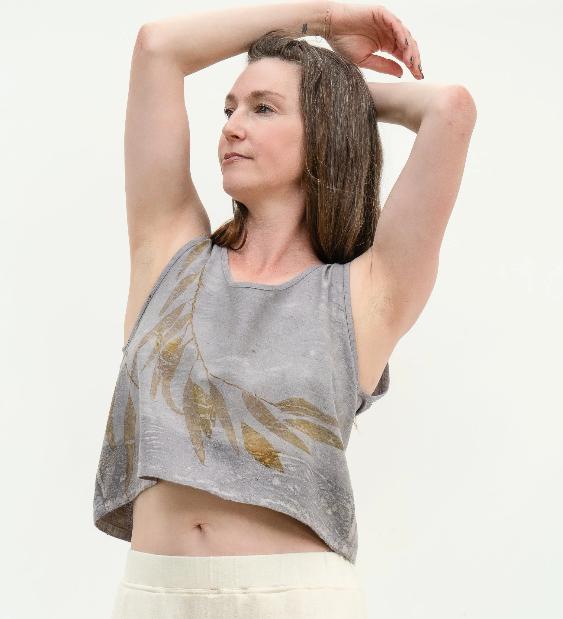 studio-ora-photoshoot-irene - 04 - grey.top.JPG