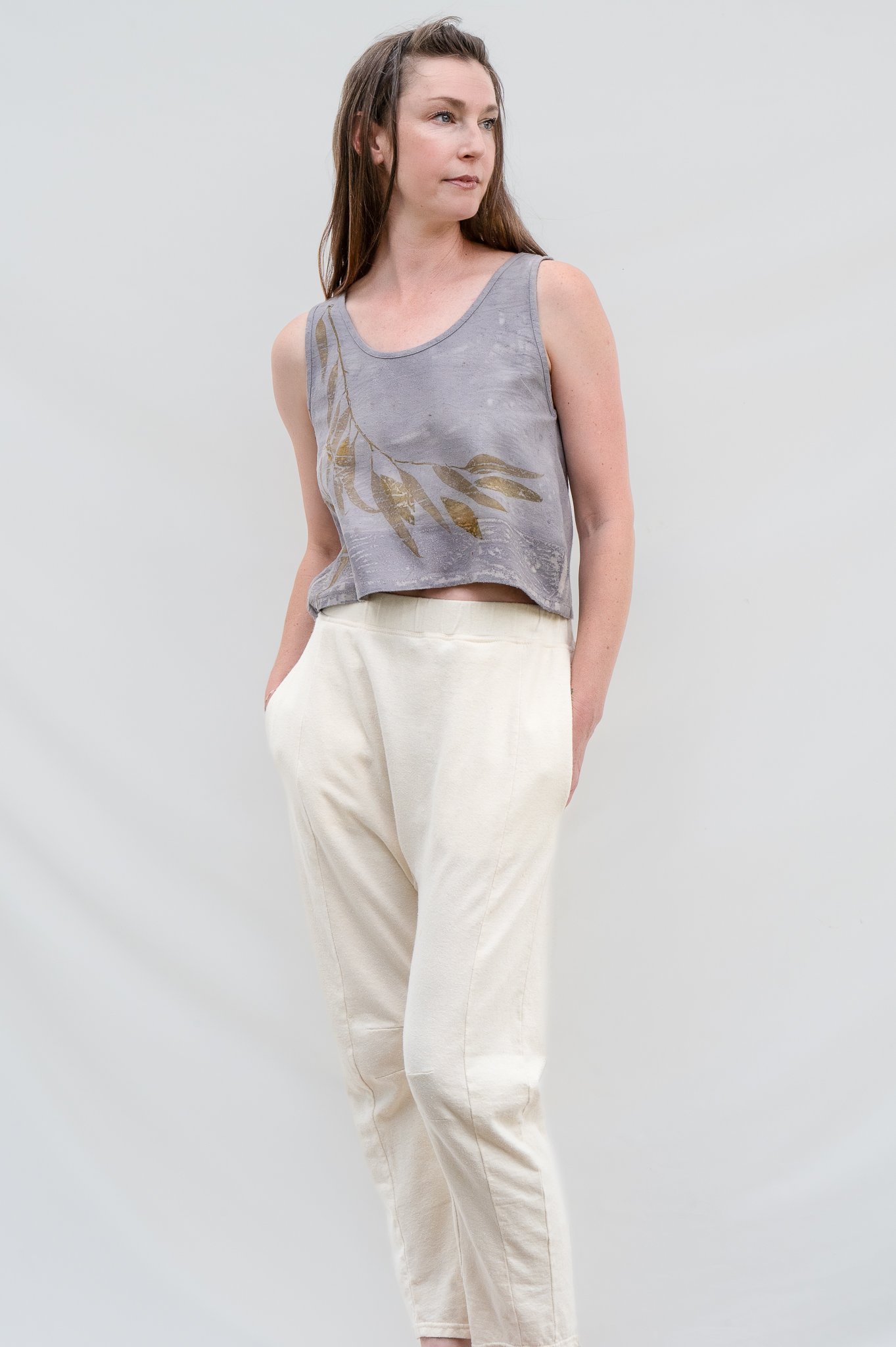 studio-ora-photoshoot-irene - 03 - grey.top.wht.pants.JPG