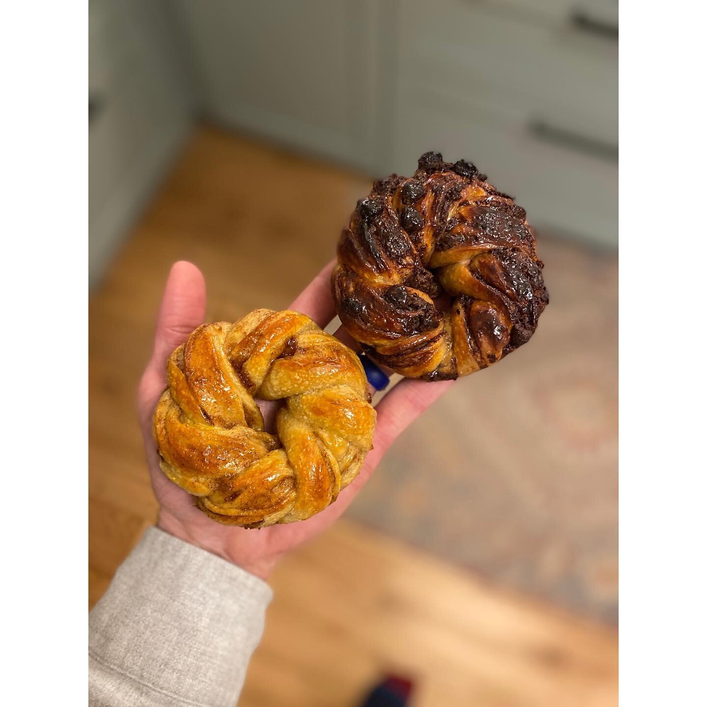 Sweet brioche buns this Thursday along with birdbrain tin loaf. Saturday has cinnamon raisin tin loaves, turkey red baguettes and whole wheat country loaves. Come get some carbs!