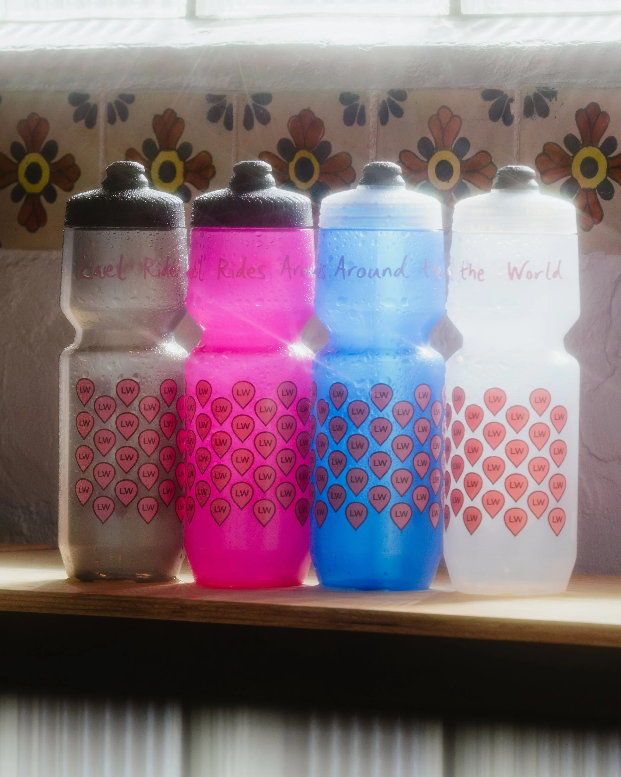 LW Pink Dot — 26oz Water Bottle