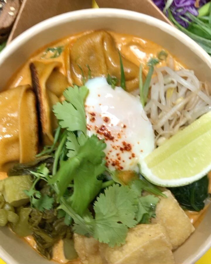 It&rsquo;s Noodle Night menu takeover! Thursday night from 5:30-9:30pm slurp up our noodle bowls featuring

🍜Laksa Coconut Curry Mian
Laksa Inspired Coconut Curry Vermicelli Soup
Thai-style curry soup, dumplings, onsen egg, blanched spinach &amp; sp