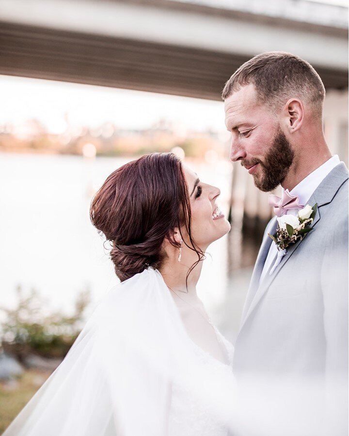 Love looks good on Amanda + Chris! @meghanlupyan⠀⠀⠀⠀⠀⠀⠀⠀⠀
.⠀⠀⠀⠀⠀⠀⠀⠀⠀
.⠀⠀⠀⠀⠀⠀⠀⠀⠀
.⠀⠀⠀⠀⠀⠀⠀⠀⠀
#thehistoricpostoffice #hrvaweddings #hrvabrides #vaweddingvenue #vaweddings #weddingvenue #weddings #hamptonva #downtownhamptonva #hpoweddings #hpobride #hpoc