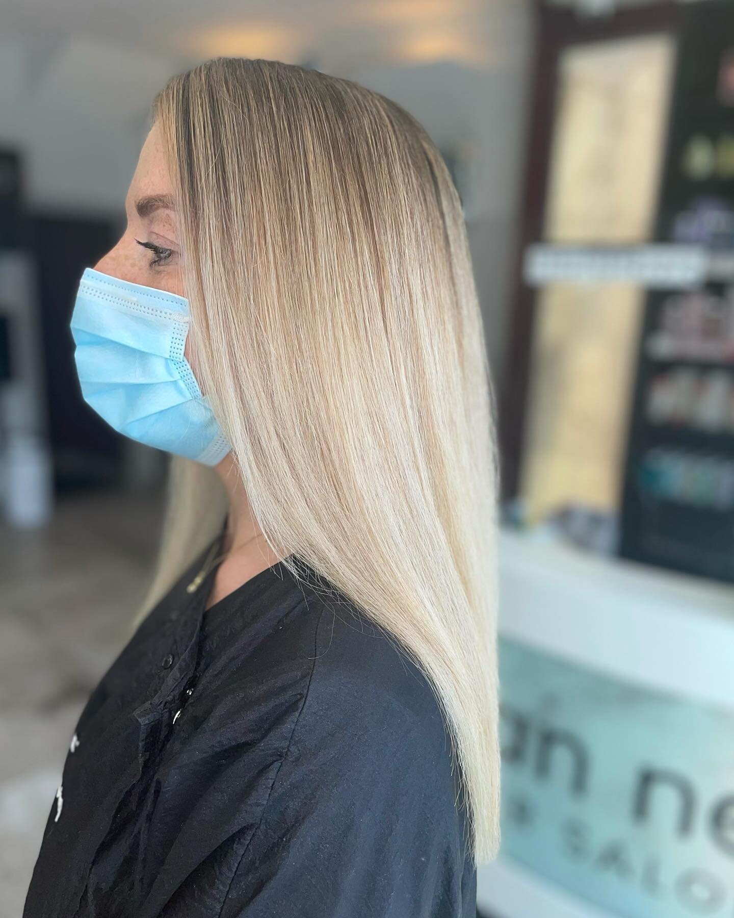 Gorgeous cool blonde transformation created by Aime&eacute; for our fabulous client yesterday 💇🏼&zwj;♀️

Swipe for before ➡️