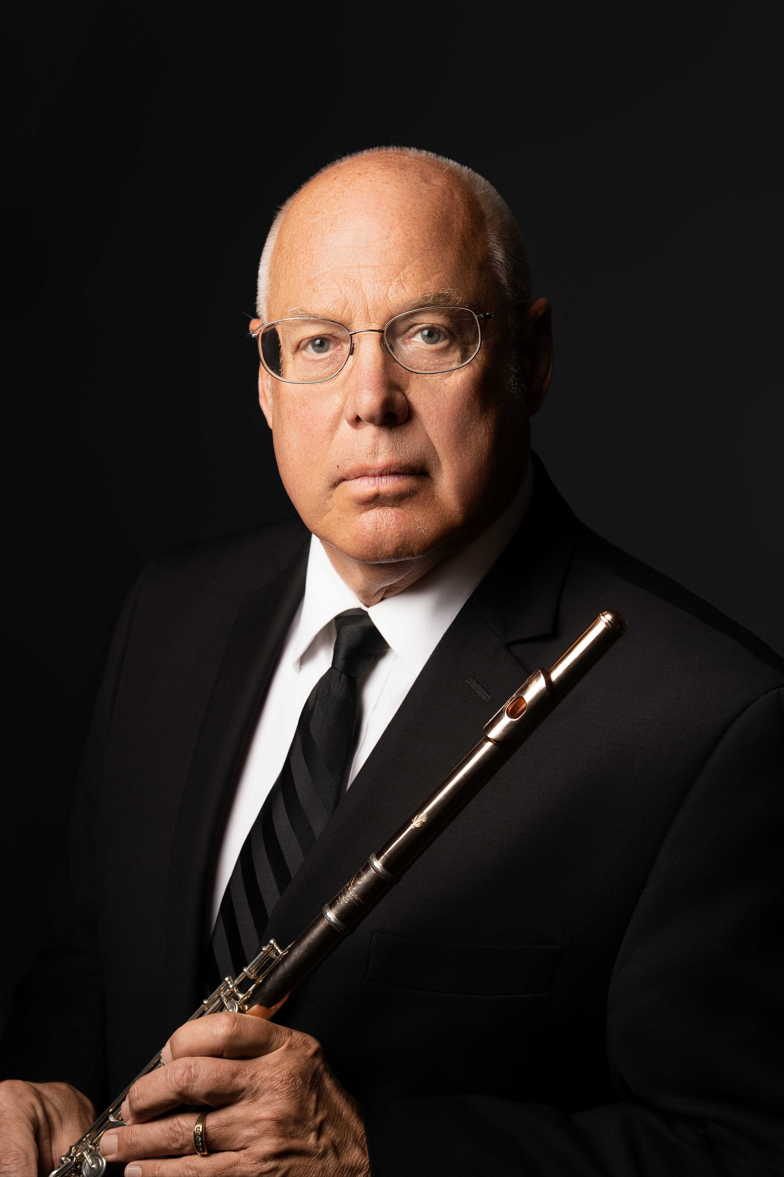 classical-musician-flute-player-studio-portrait-dramatic-lighting-tuxedo-bay-area.jpg