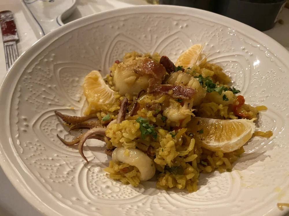 Seafood paella