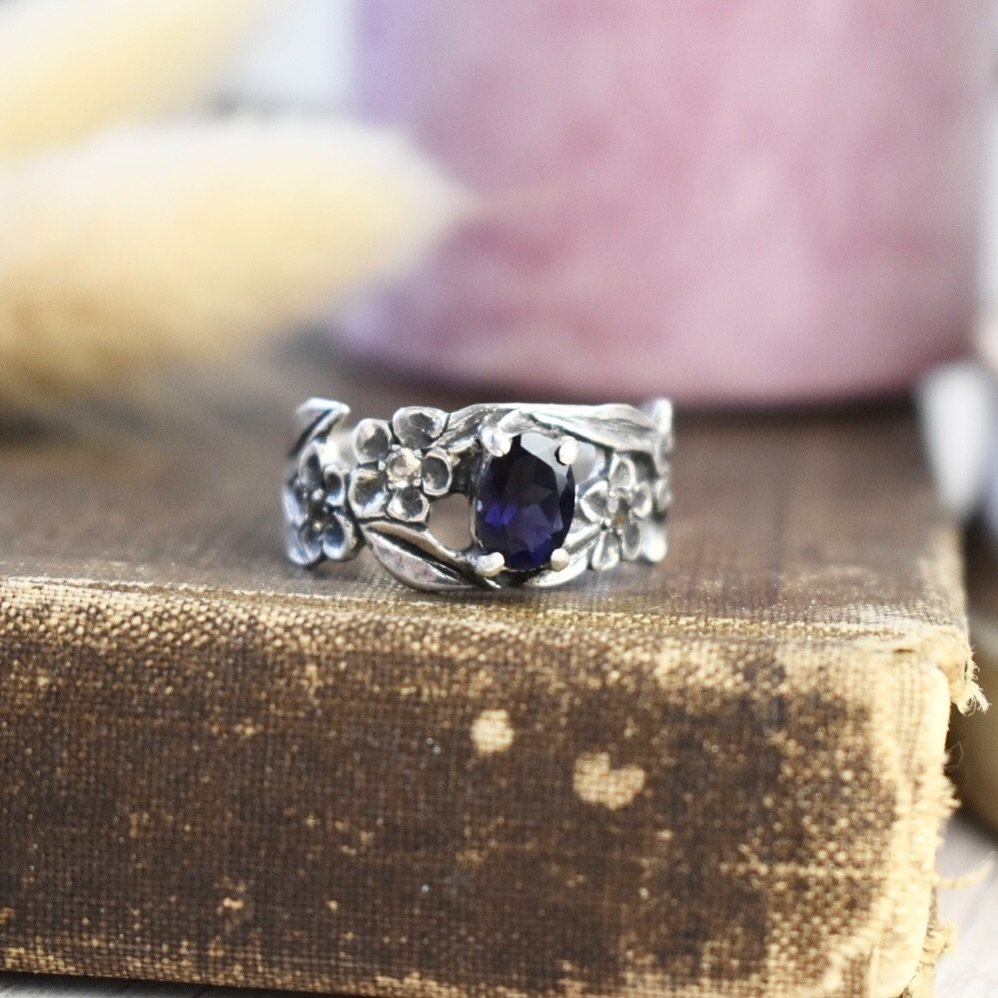The Memories ring is now available made to size! Featuring forget me not flowers with citrine centers and a vibrant deep blue Iolite. Perfect for keeping memories at &ldquo;hand&rdquo; 🤣😉