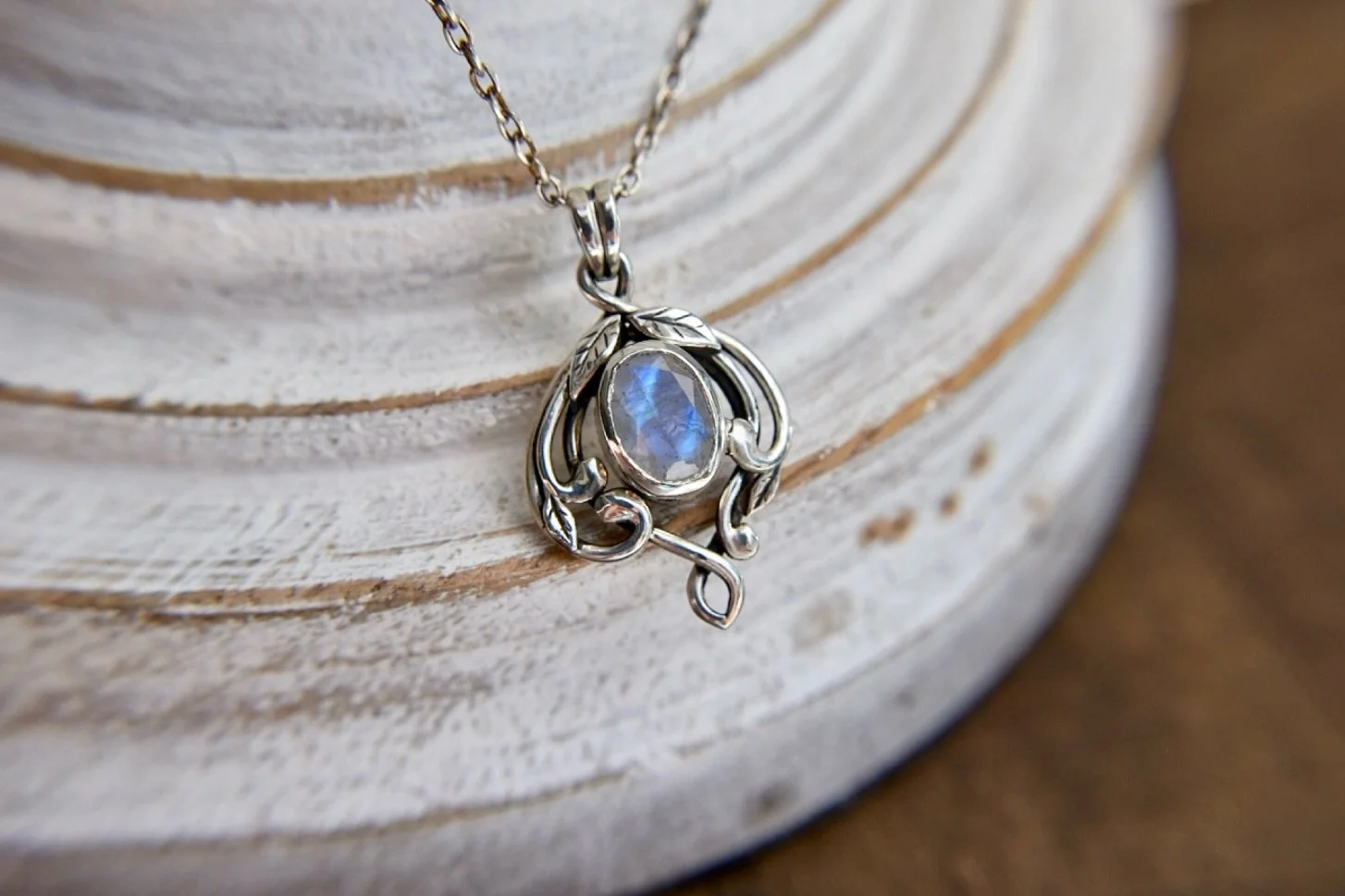 A delicate fairy pendant has been added to the shop! Featuring a gorgeous rainbow moonstone 💗