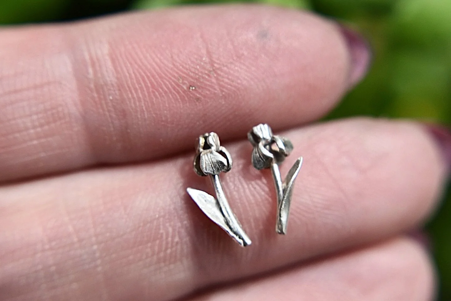 Here&rsquo;s a little peek at some tiny details I&rsquo;ve been working on! These tiny irises are a little less than half an inch long and I&rsquo;m not even done adding all the detail they&rsquo;ll get! Making micro flowers for my jewelry is one of 