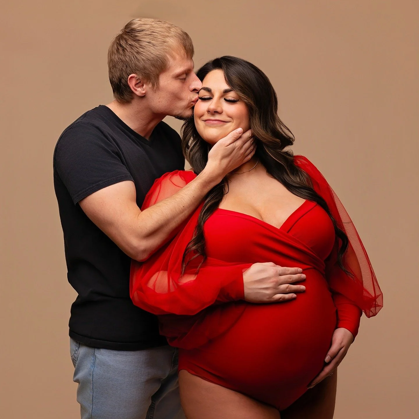 The calm before the most beautiful kind of chaos. ❤ 
These adorable parents-to-be were the absolute sweetest. They rolled with all of my posing shenanigans and trusted my vision to bring their session to life.
I can not wait to meet their little one!