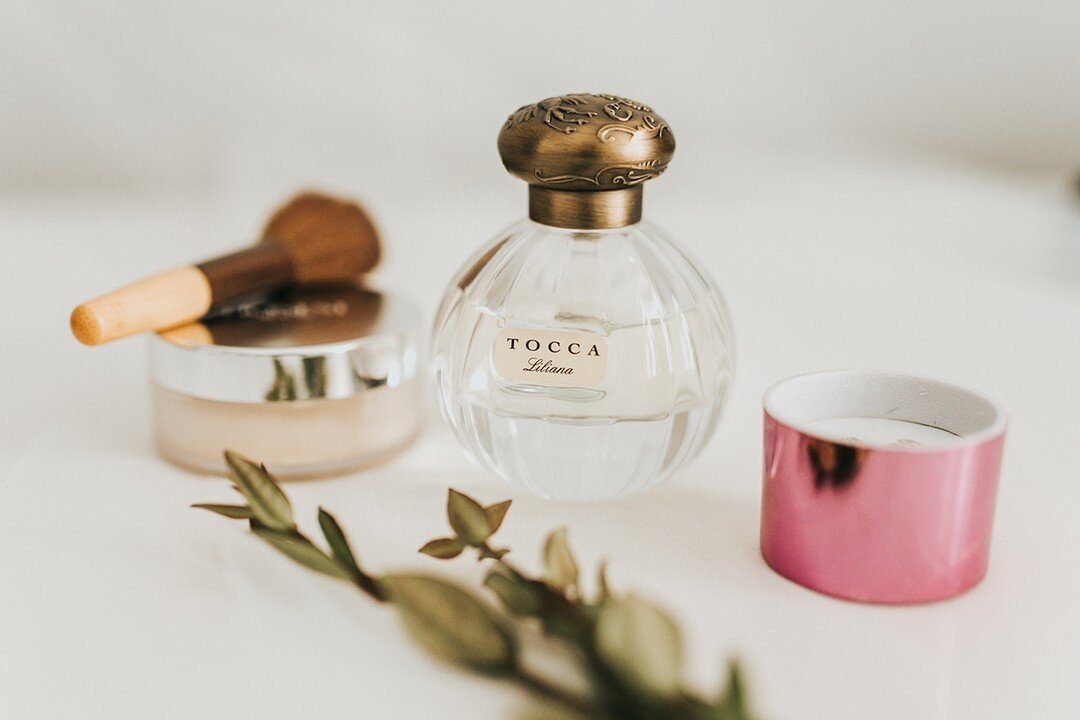 Have you considered a wedding day scent?⁣⁠
⁣⁠
Not only does it make for a cute photo op but smell is directly linked to our memories! So choosing a perfume for your big day can be a fun way to relive those special moments later!⁣⁠
⁣⁠
⁣⁠
⁣⁠
⁣⁠
#sandie