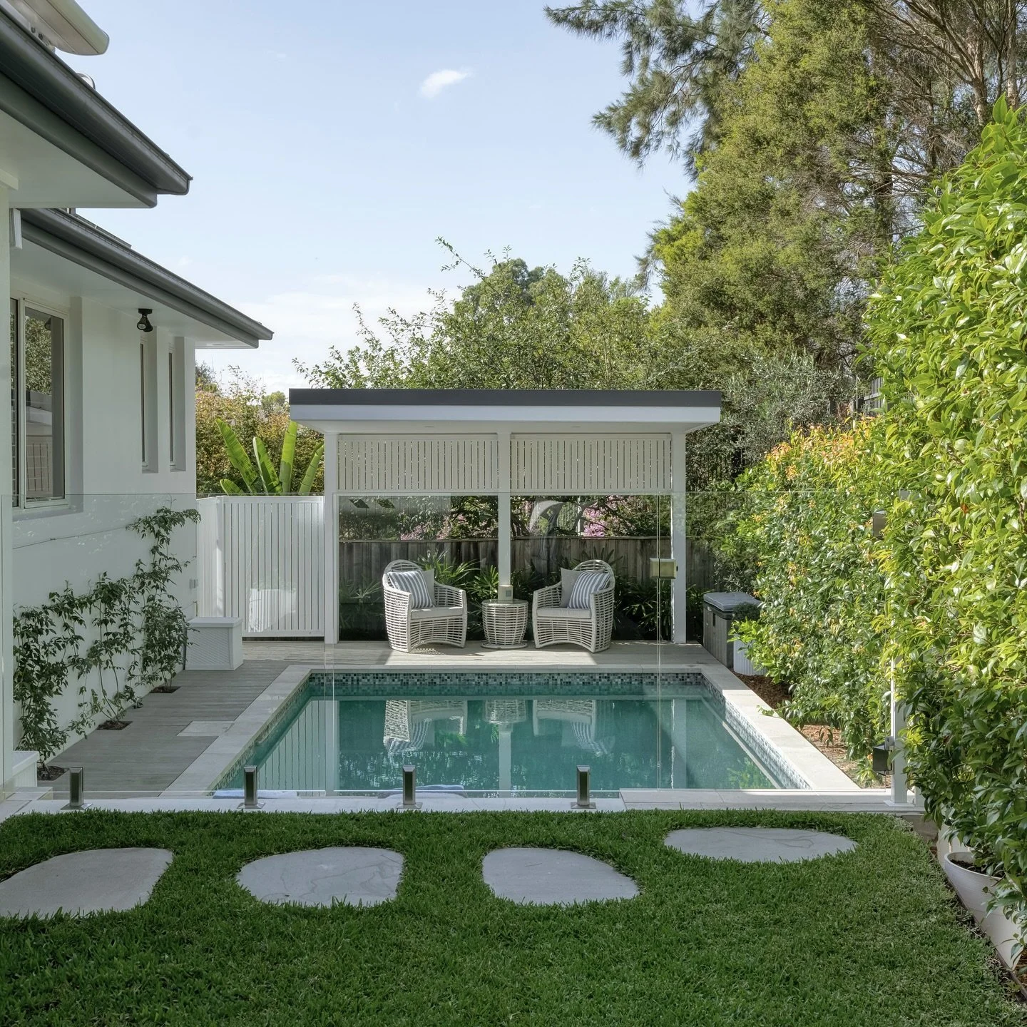 Tight access, big impact. 
This stunning backyard transformation was no easy feat &mdash; every inch of this pool and its surrounds was built with limited access and a whole lot of precision. Another great collab with @equilibriumpools and @contour_l