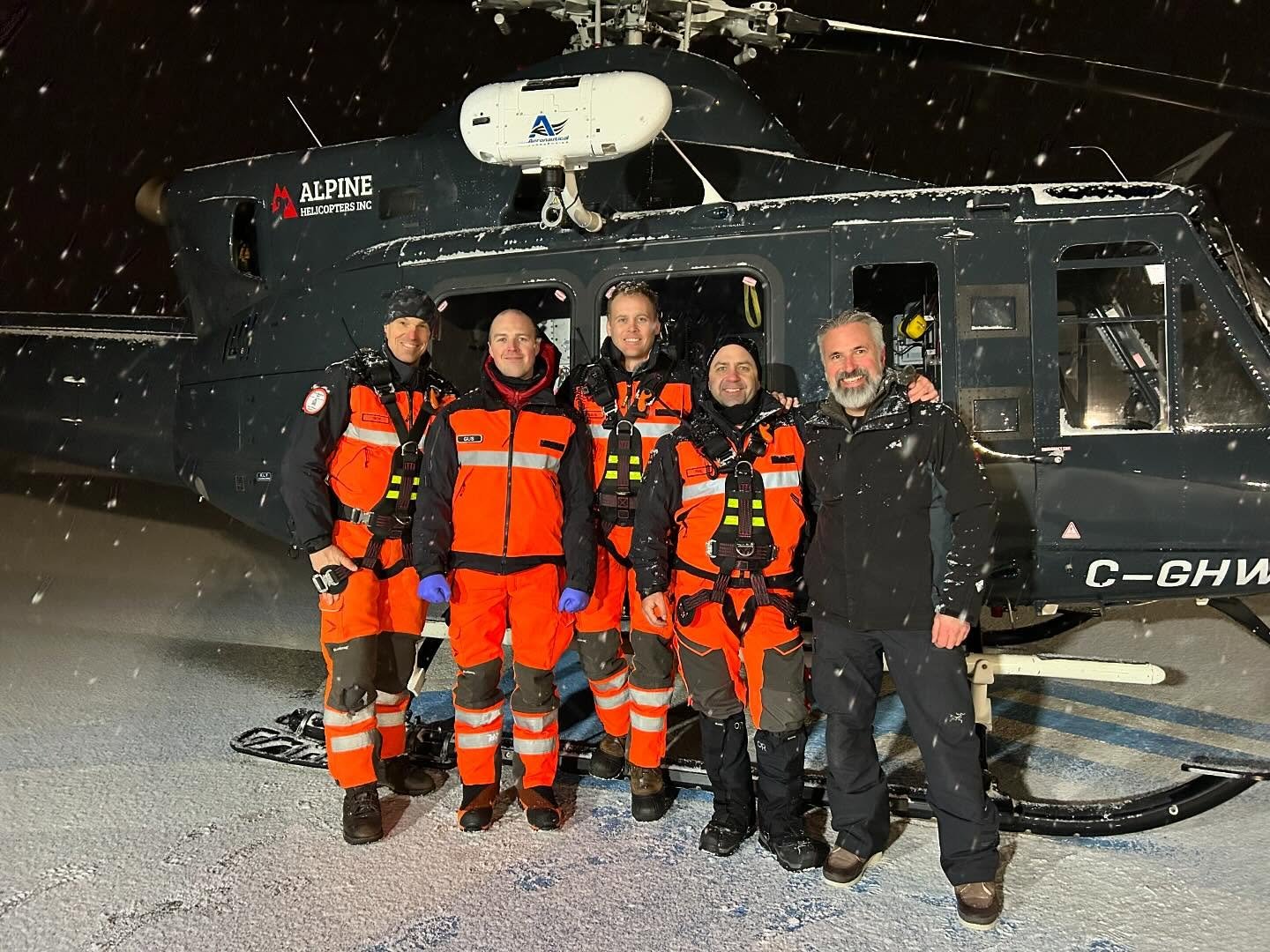 Shiny happy crew after a day of successful rescues. 

#heli #helicopter #bell412ep #rescue #sar #airrescueone #arohws