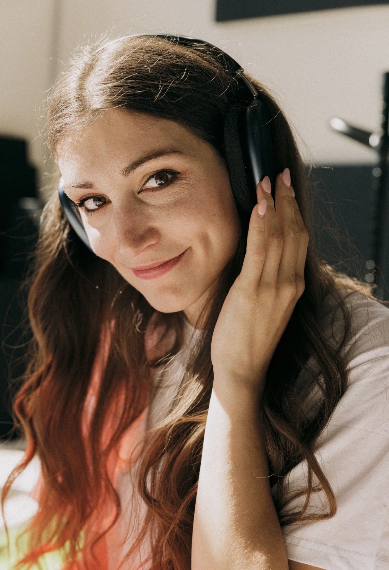 In studio with Sarah Kraning