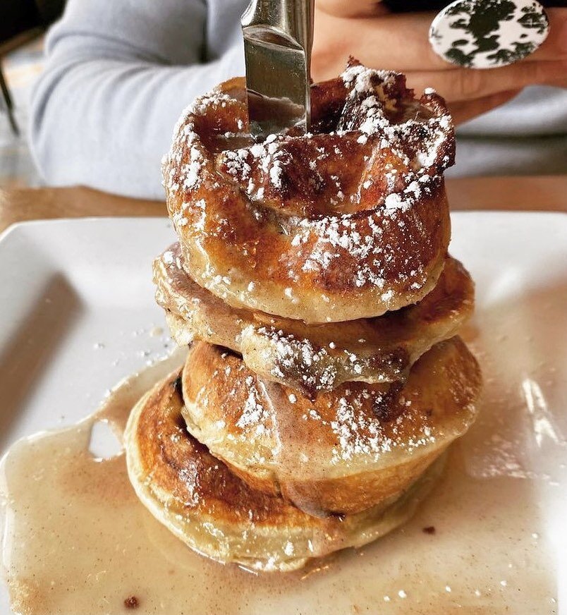 Love cinnamon rolls and waffles?! We've made it easy for you and combined them into ONE delicious, gooey treat! 🧡🤤 You can thank us later!! 📸: @silverfoxflavors